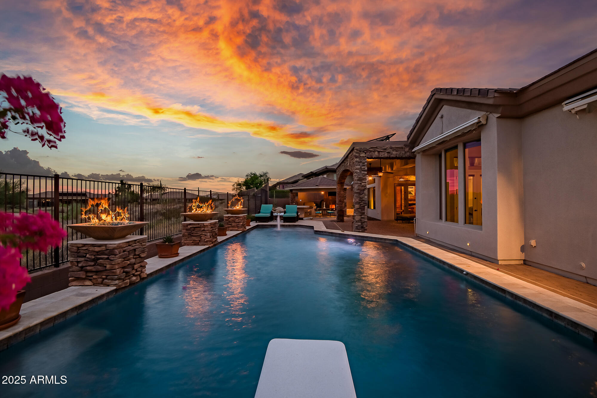 1653 W SILVER PINE Drive