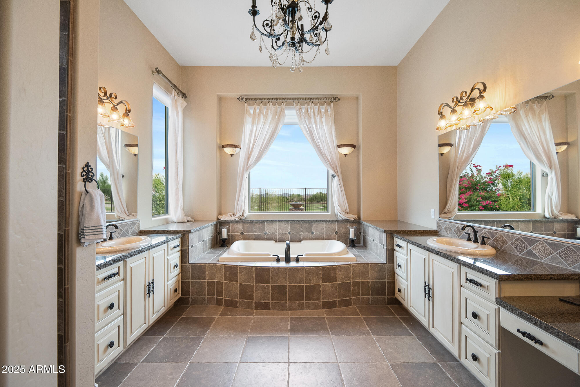 1653 W SILVER PINE Drive