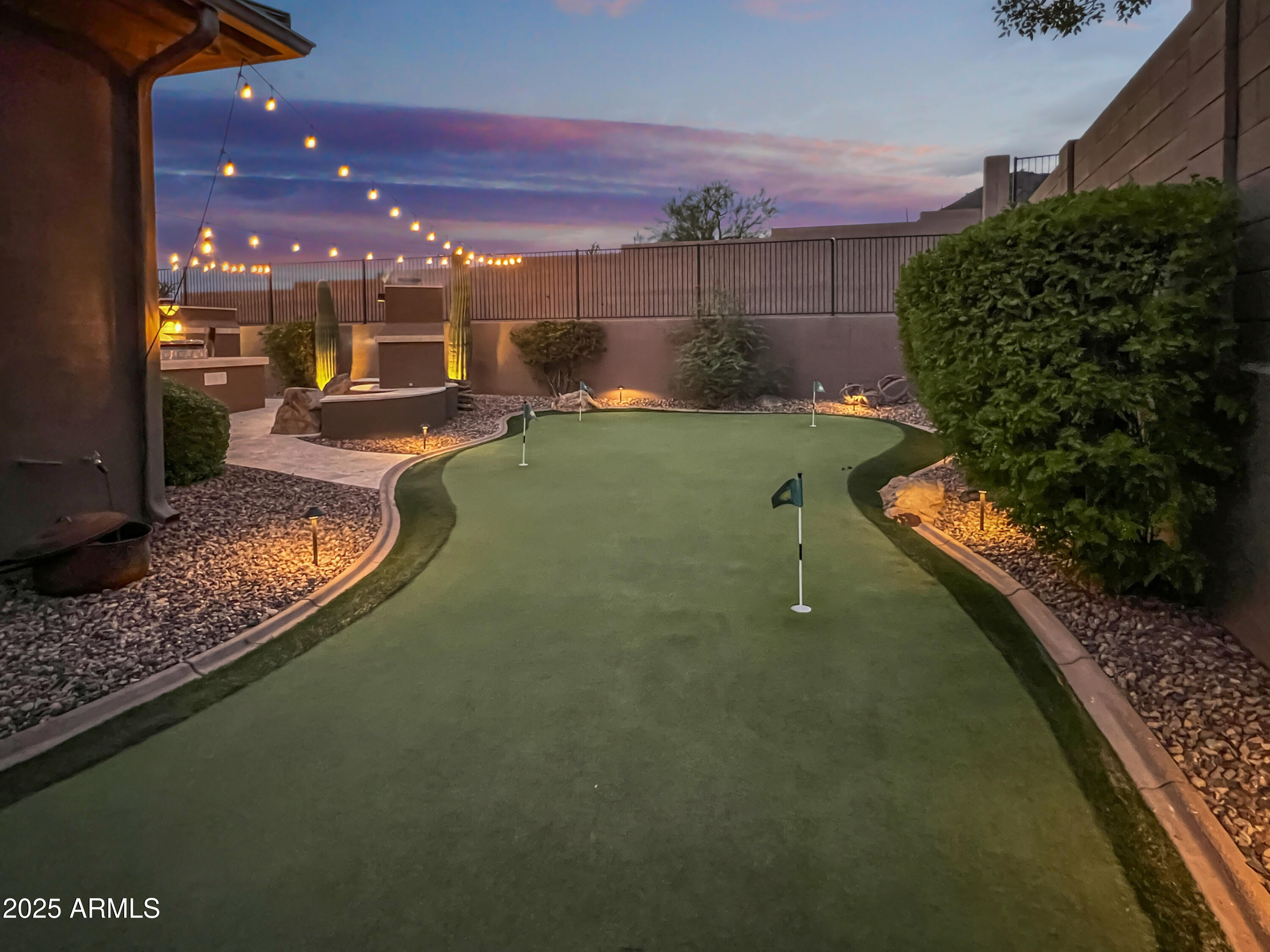 2546 W SHINNECOCK Way