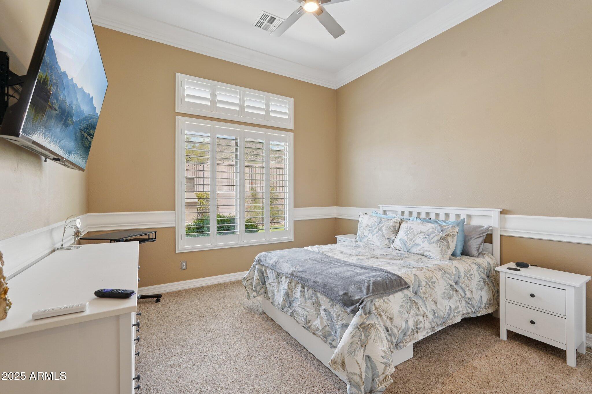 2546 W SHINNECOCK Way