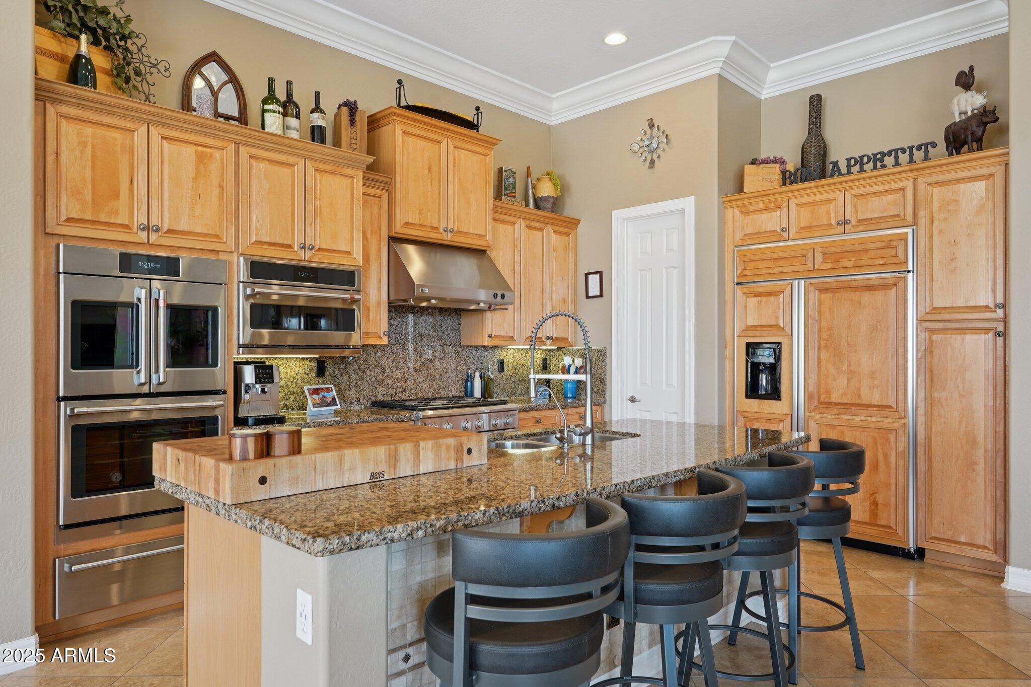 2546 W SHINNECOCK Way