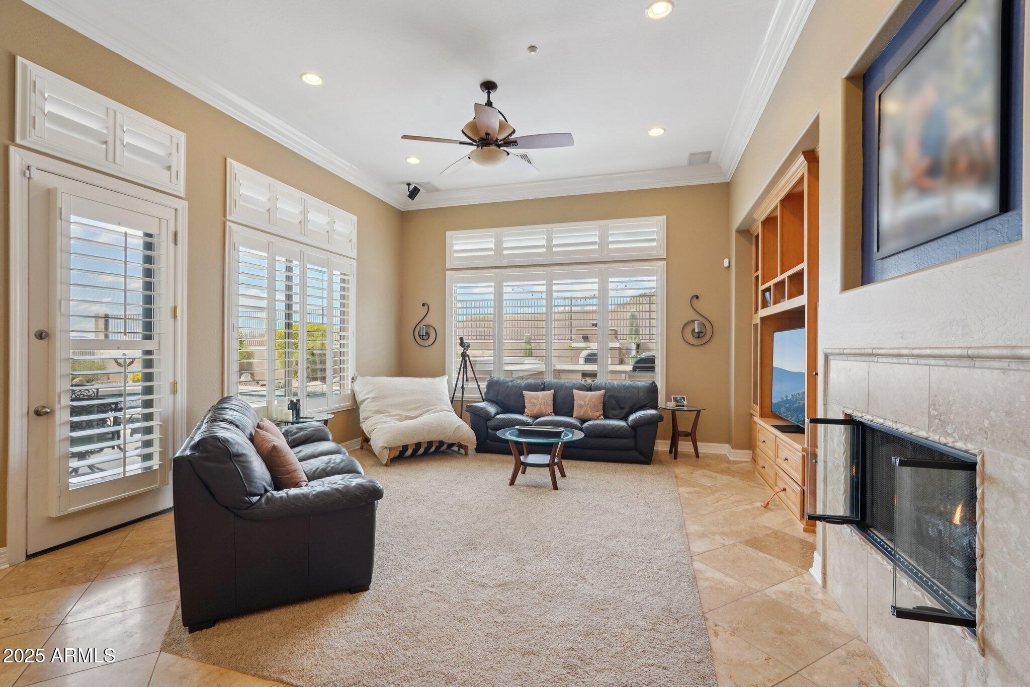 2546 W SHINNECOCK Way