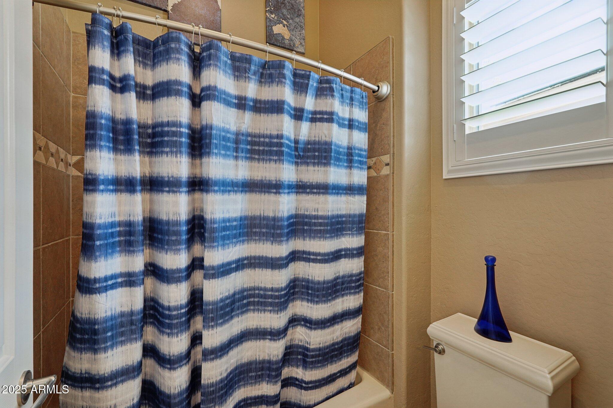 2546 W SHINNECOCK Way