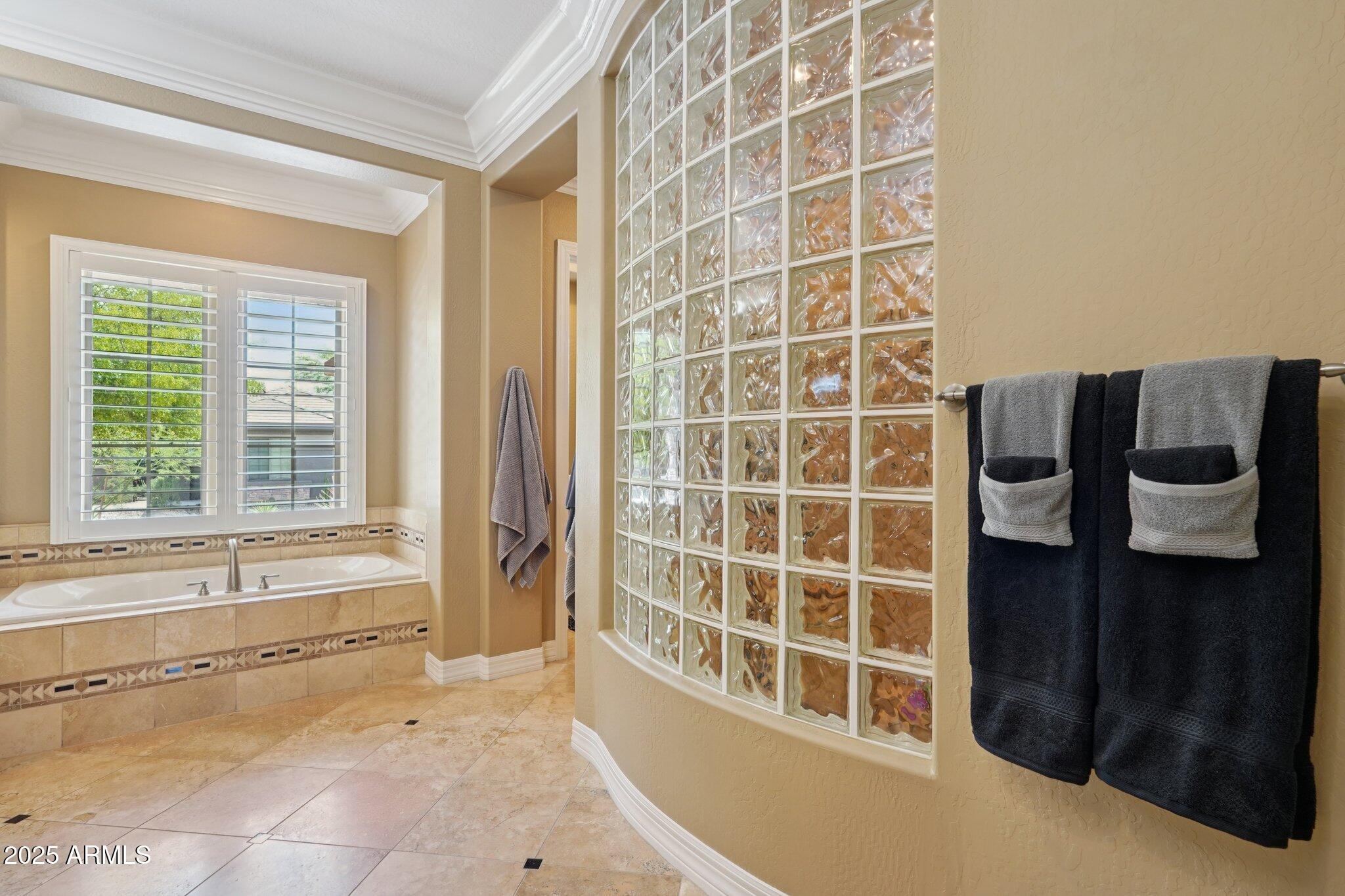 2546 W SHINNECOCK Way