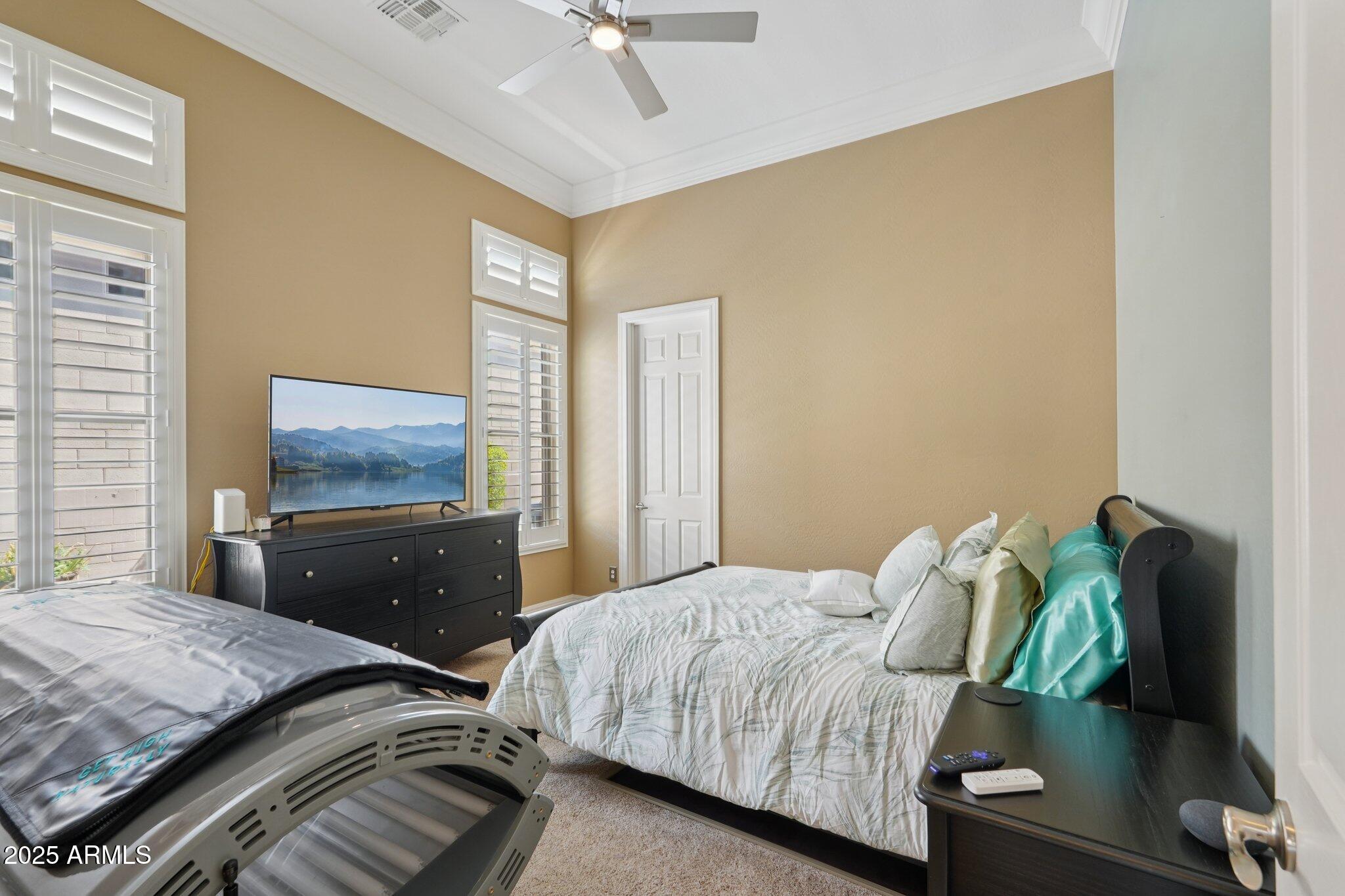 2546 W SHINNECOCK Way