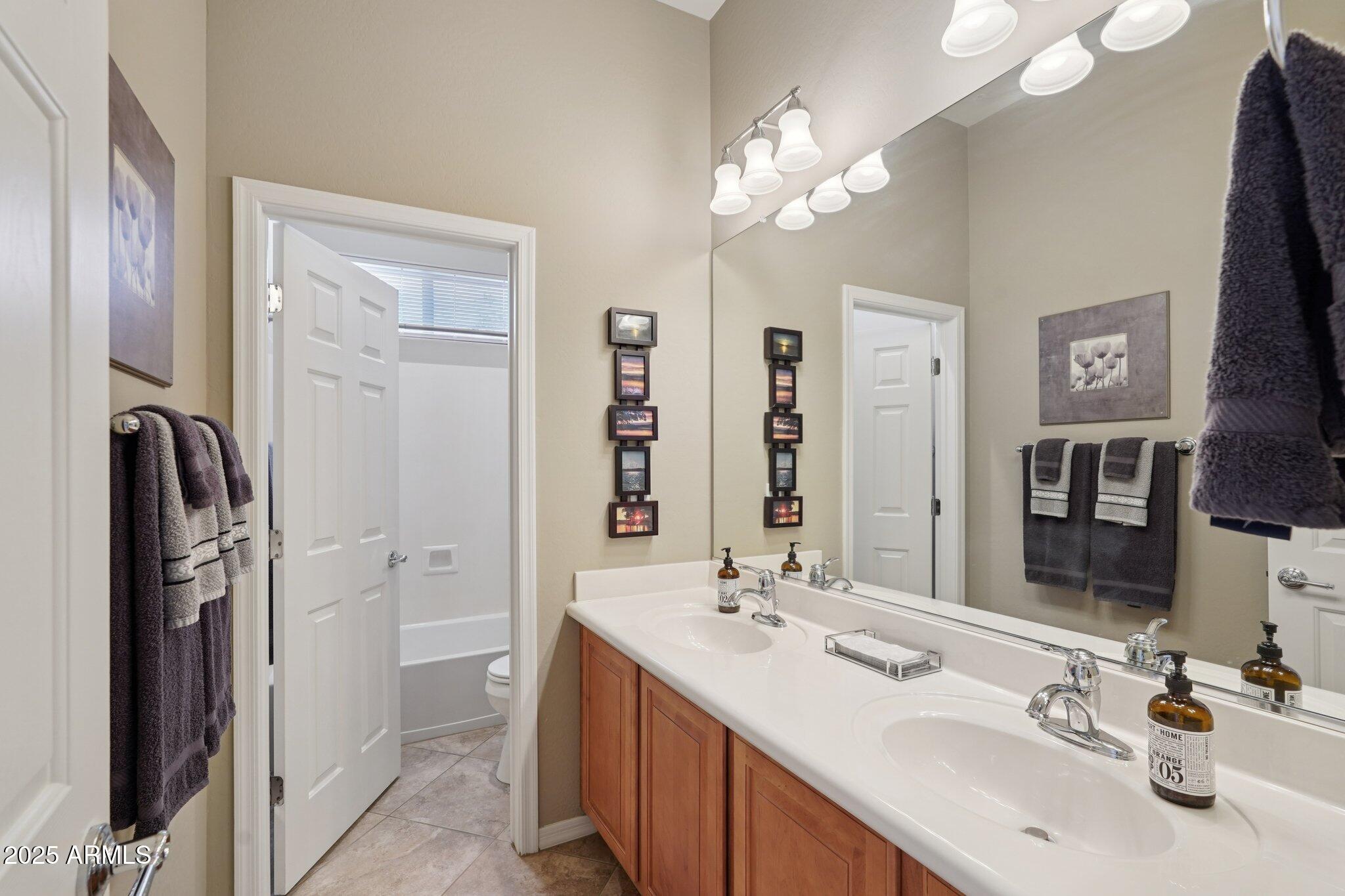 2221 W RIVER ROCK Trail