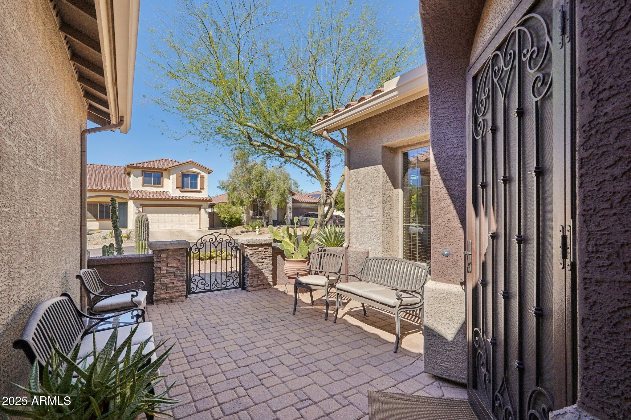 2221 W RIVER ROCK Trail