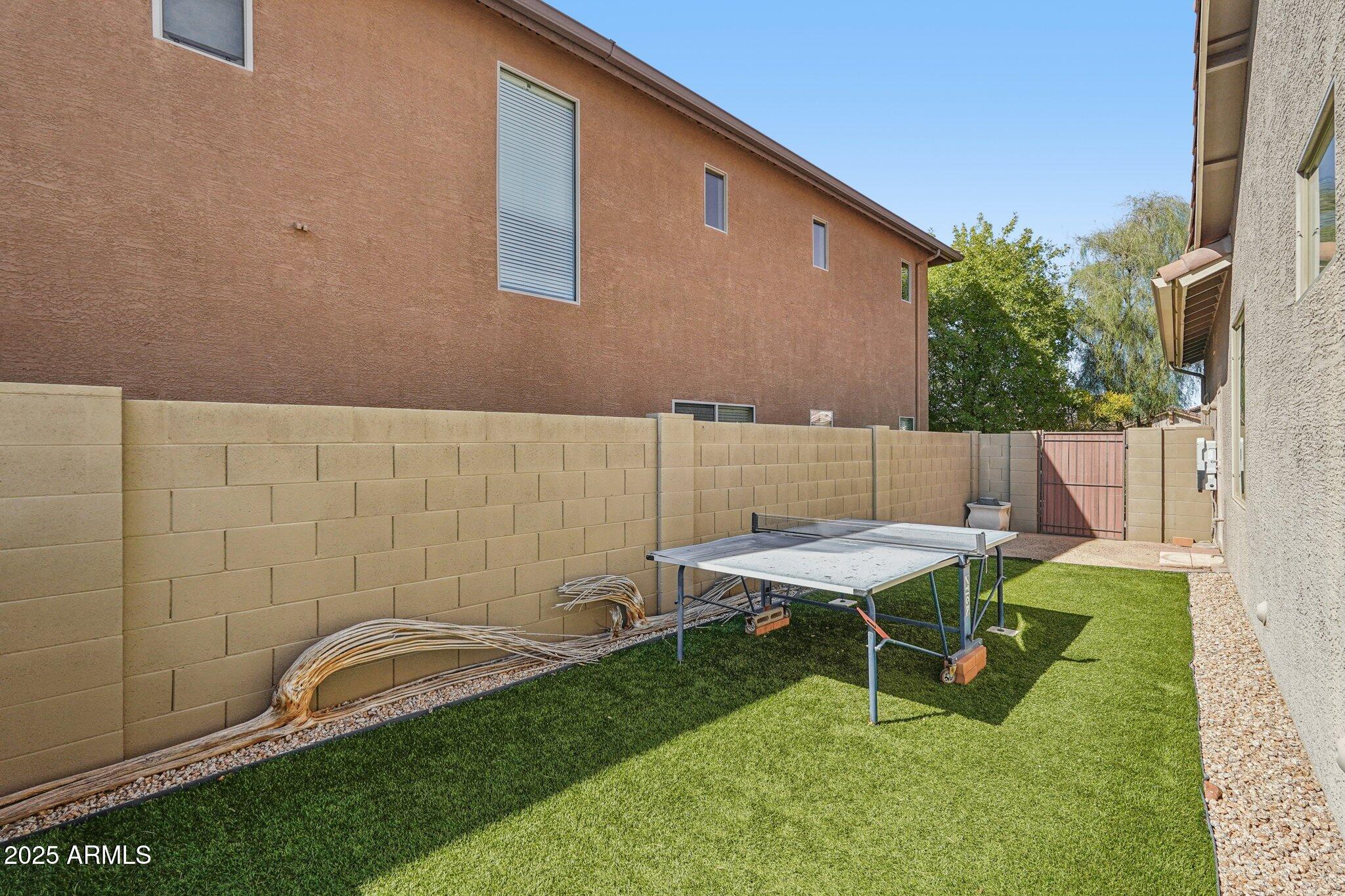 2221 W RIVER ROCK Trail