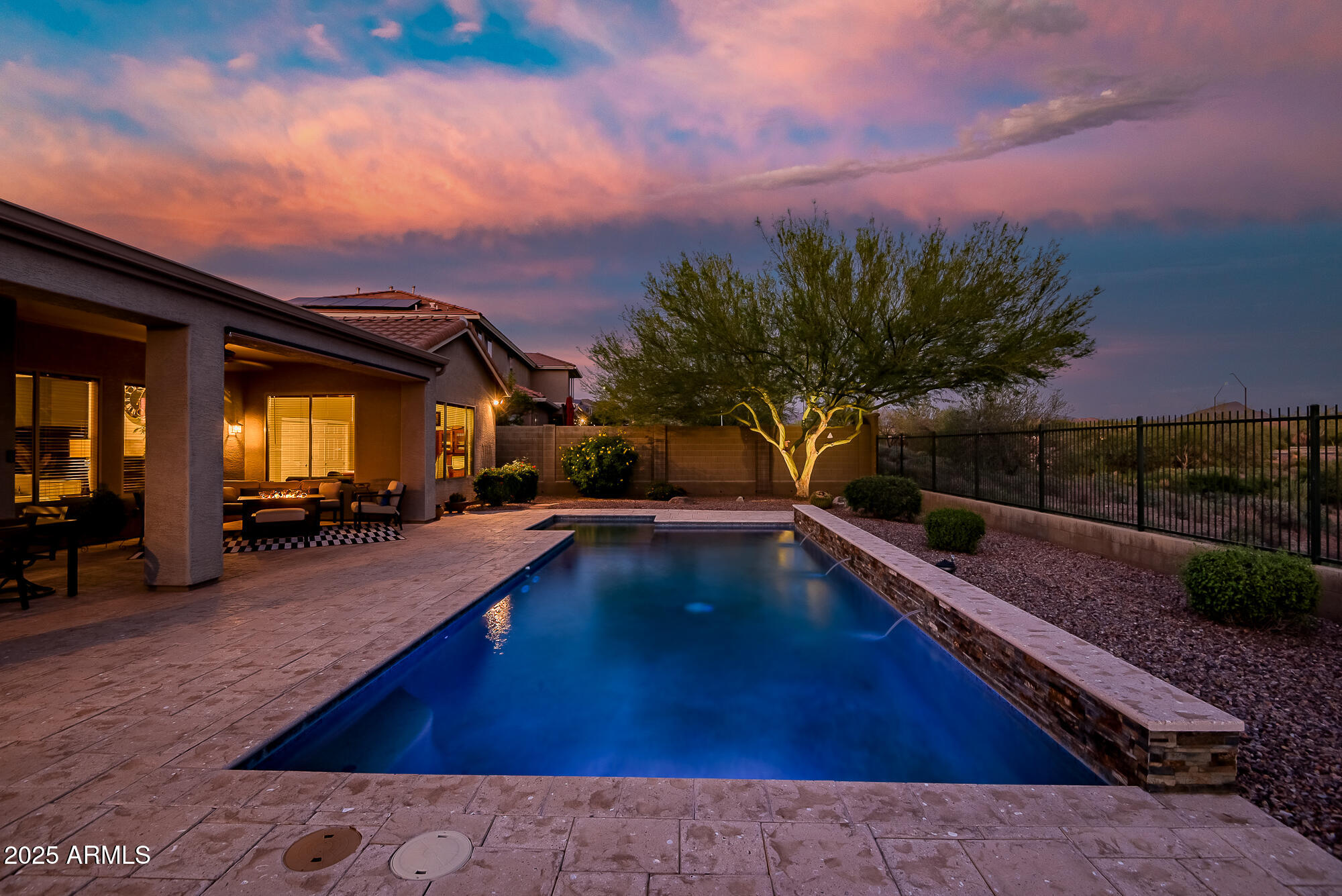 2221 W RIVER ROCK Trail