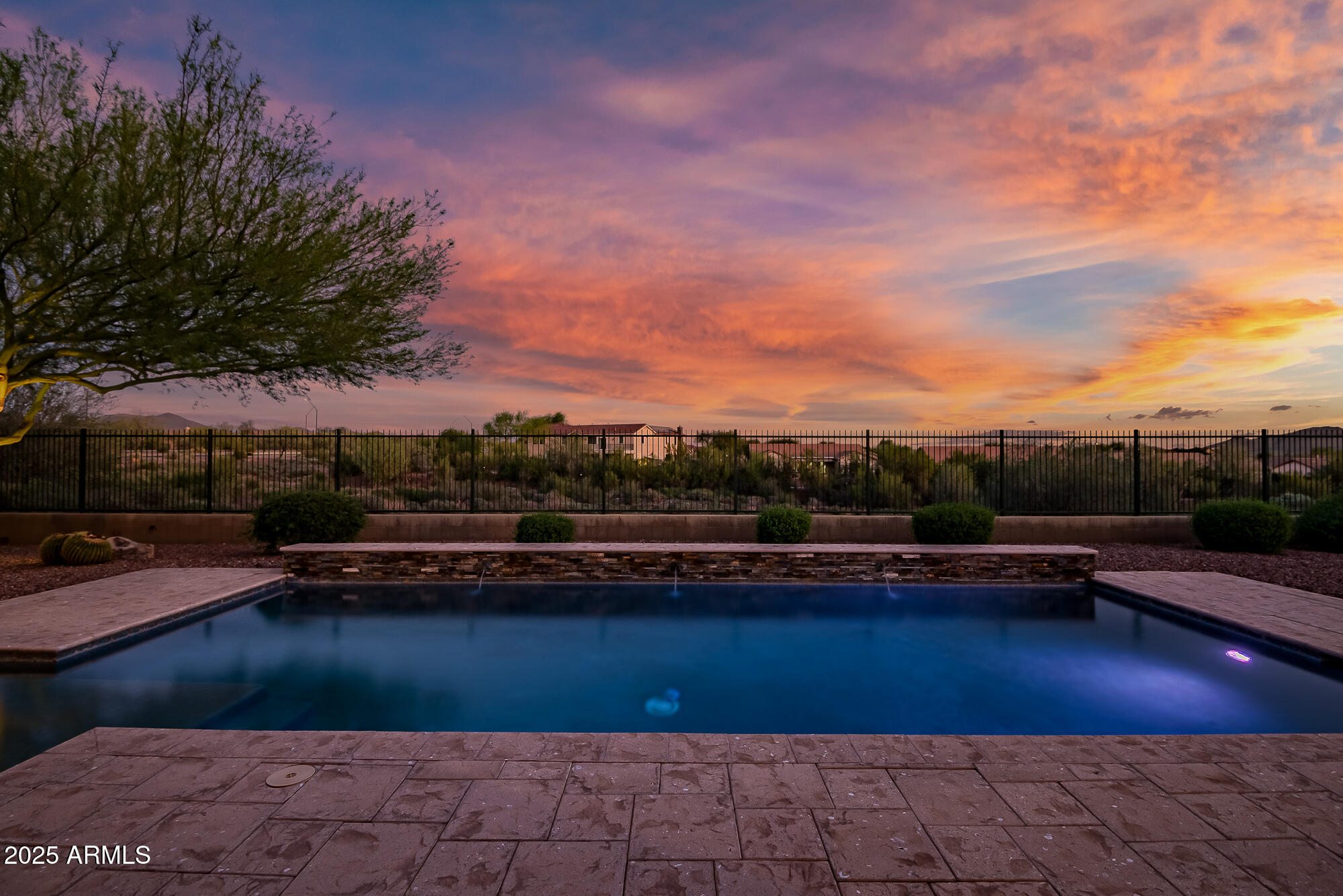 2221 W RIVER ROCK Trail