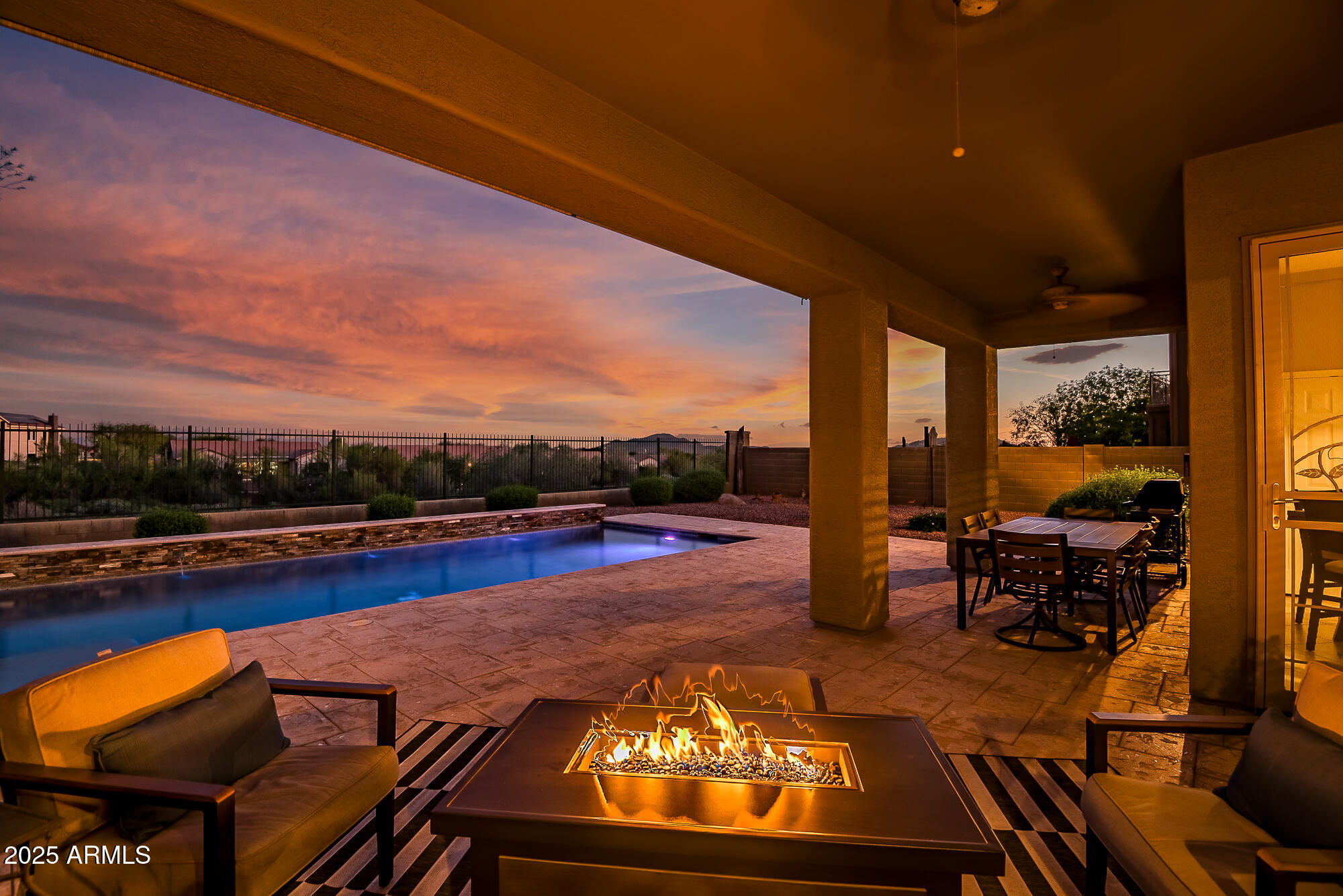 2221 W RIVER ROCK Trail