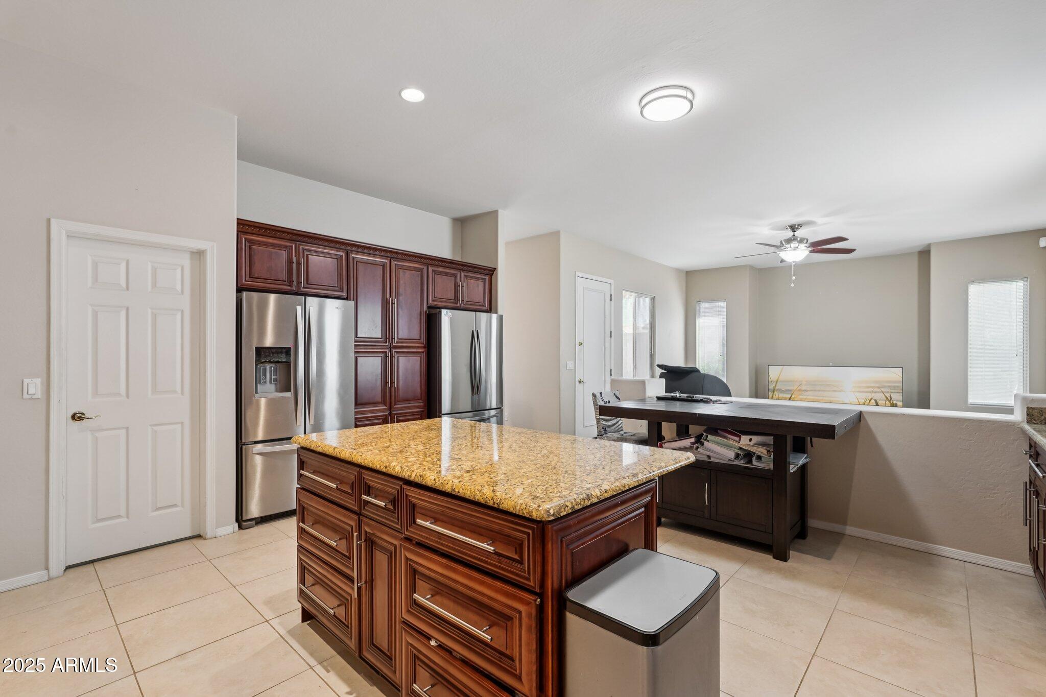 2515 W MINTON Street