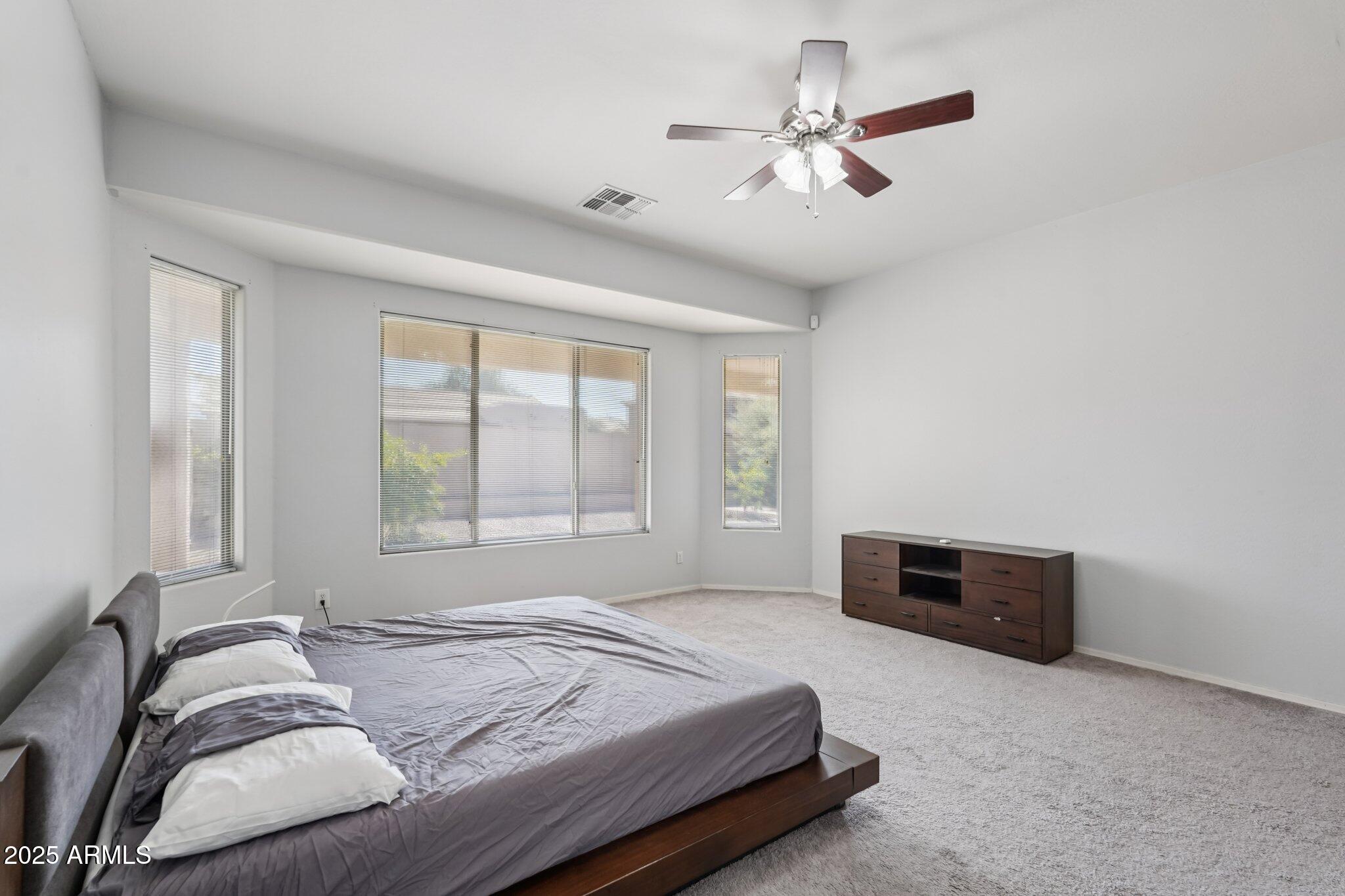 2515 W MINTON Street