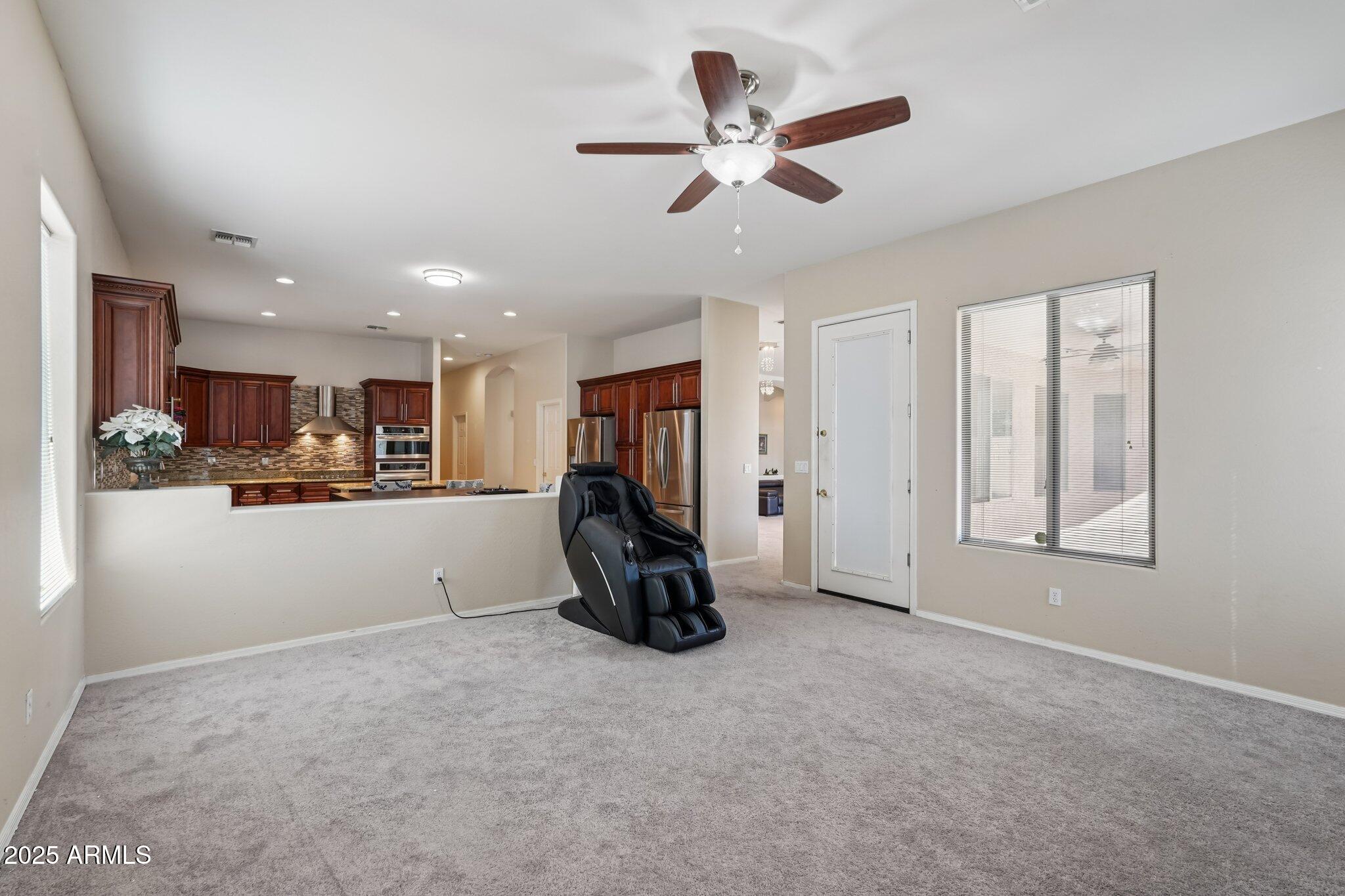 2515 W MINTON Street