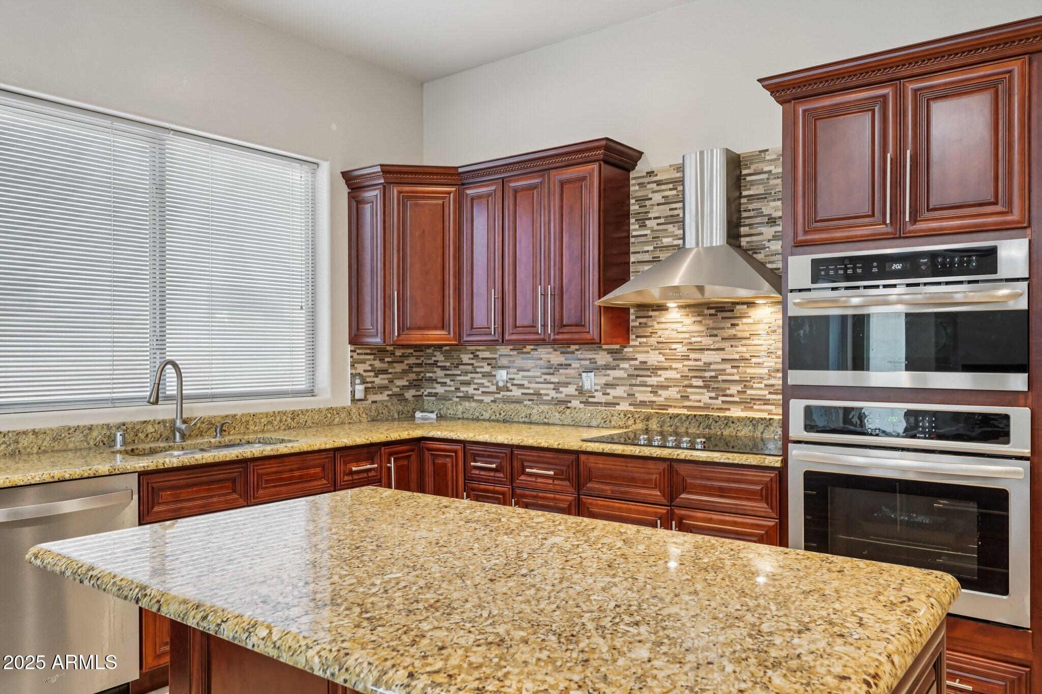 2515 W MINTON Street