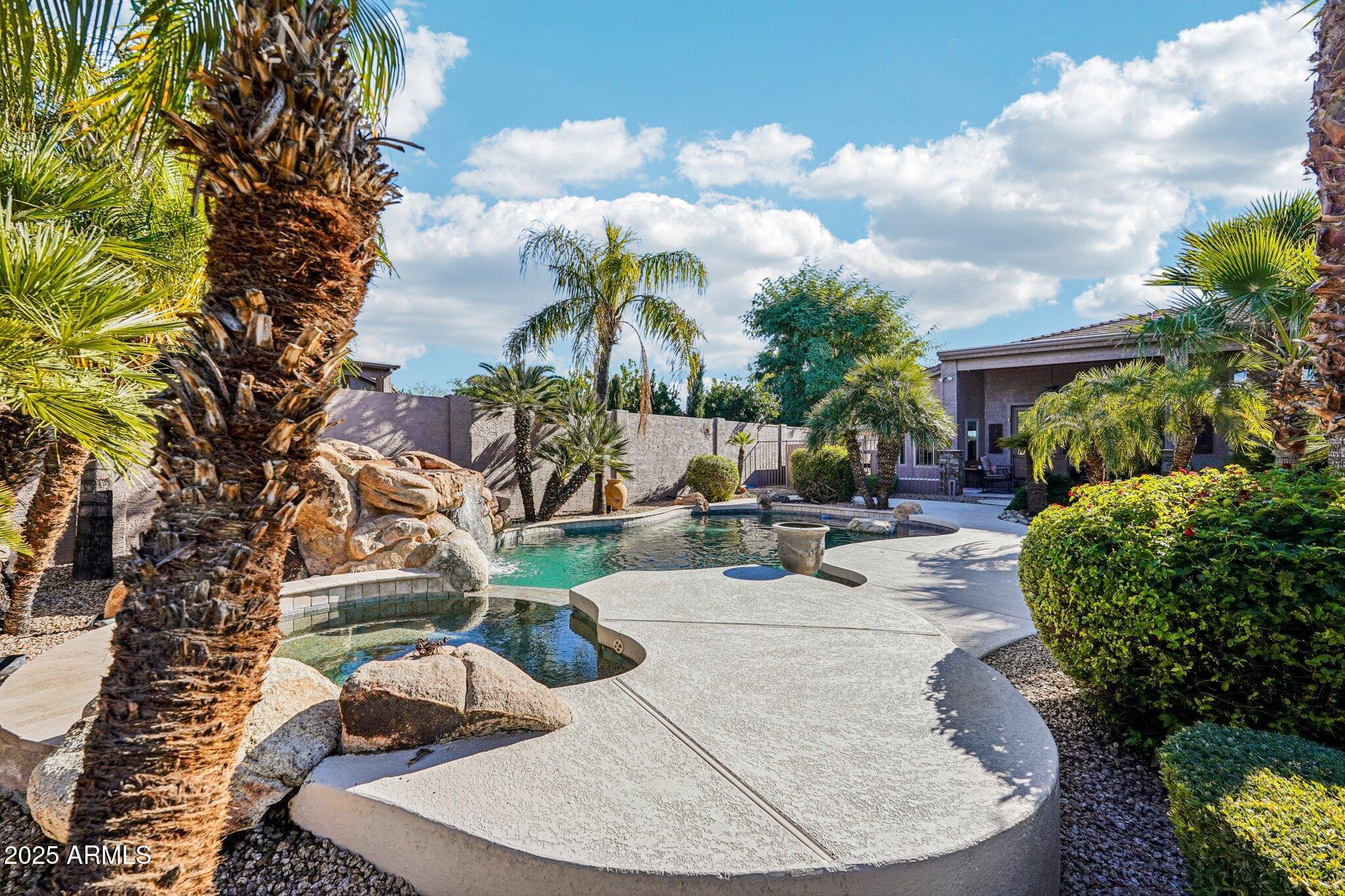 4632 E RED BIRD Road