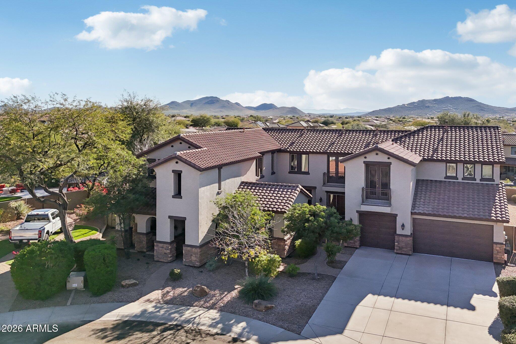 2206 W KELLER Court