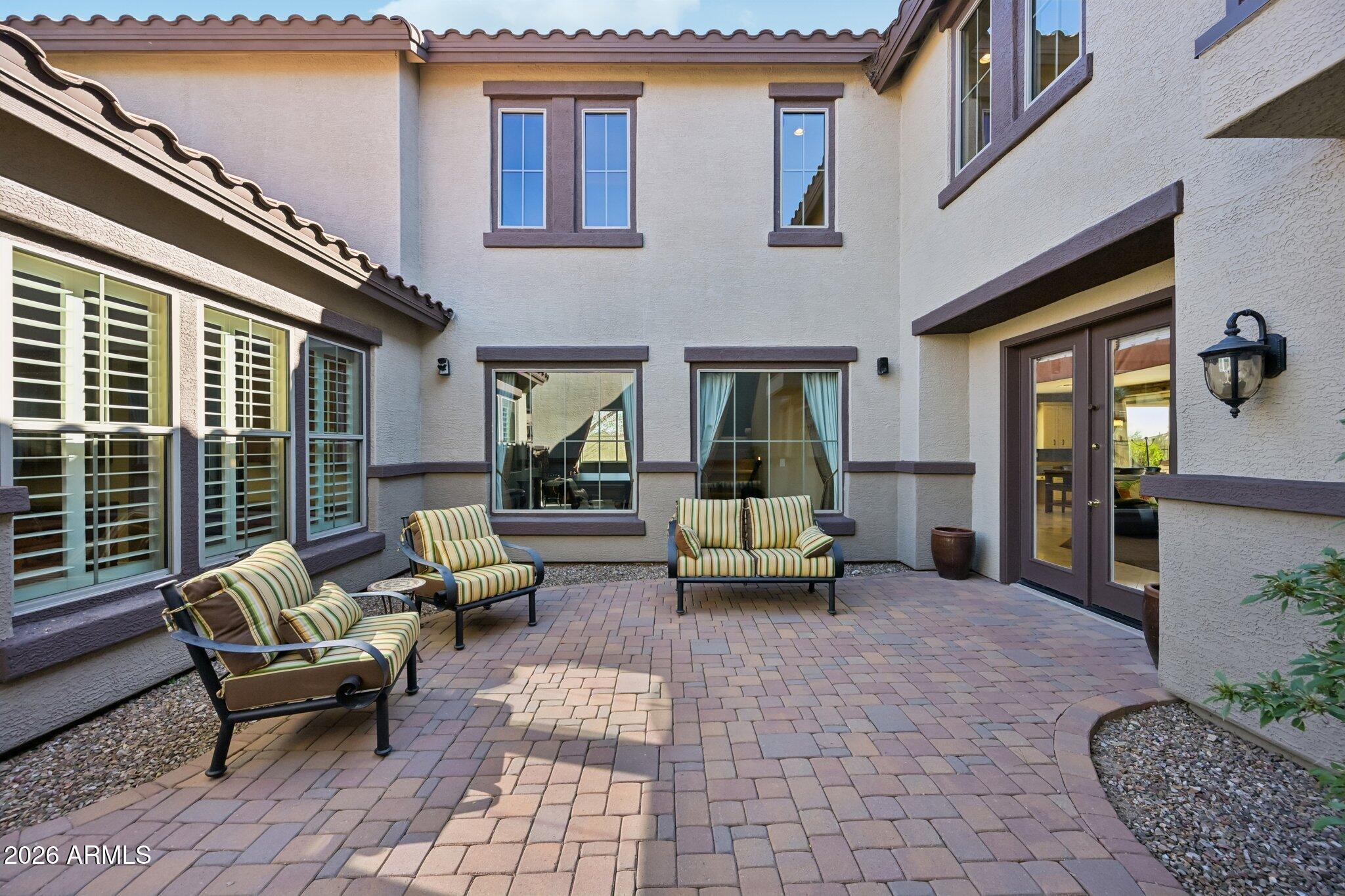 2206 W KELLER Court