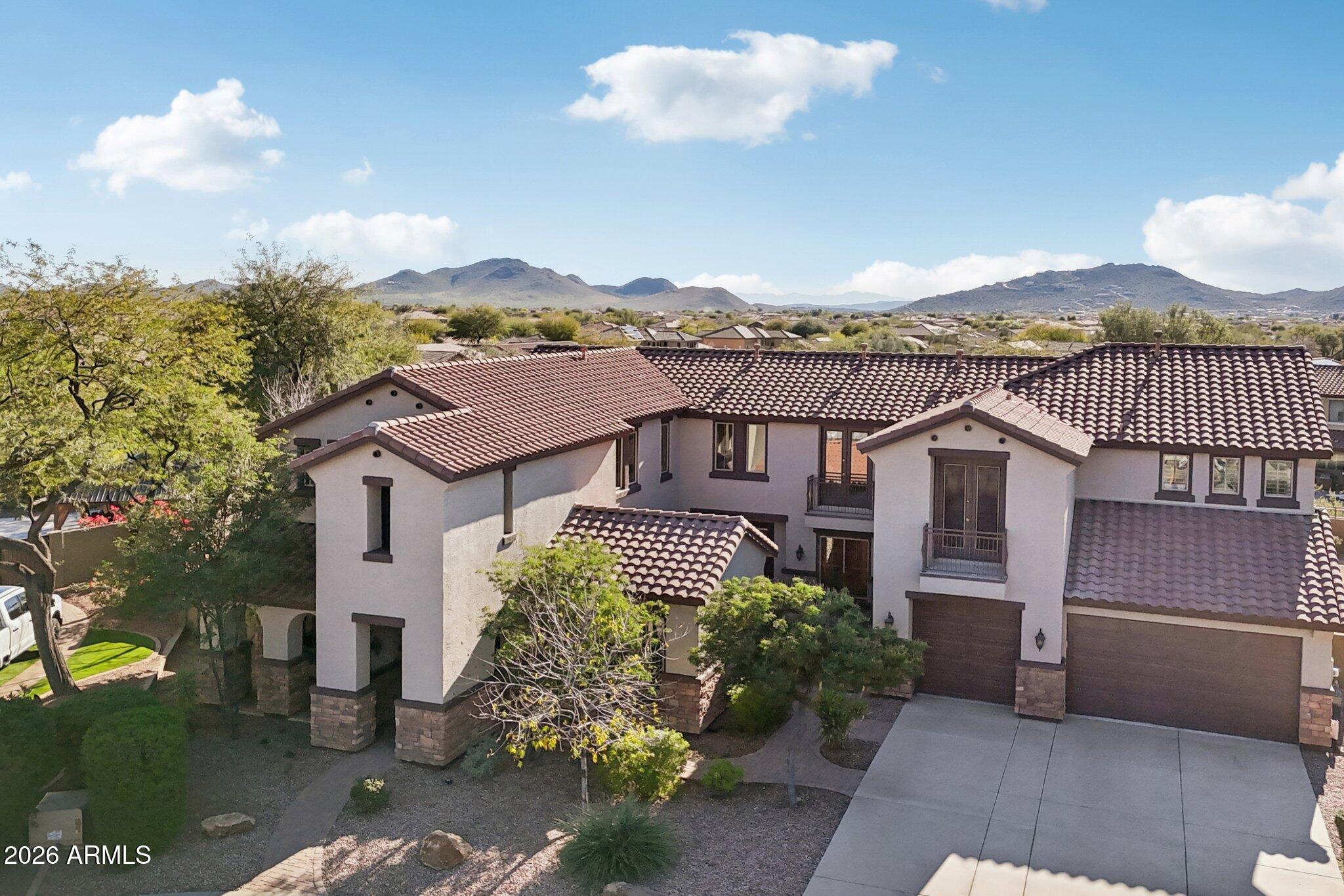 2206 W KELLER Court