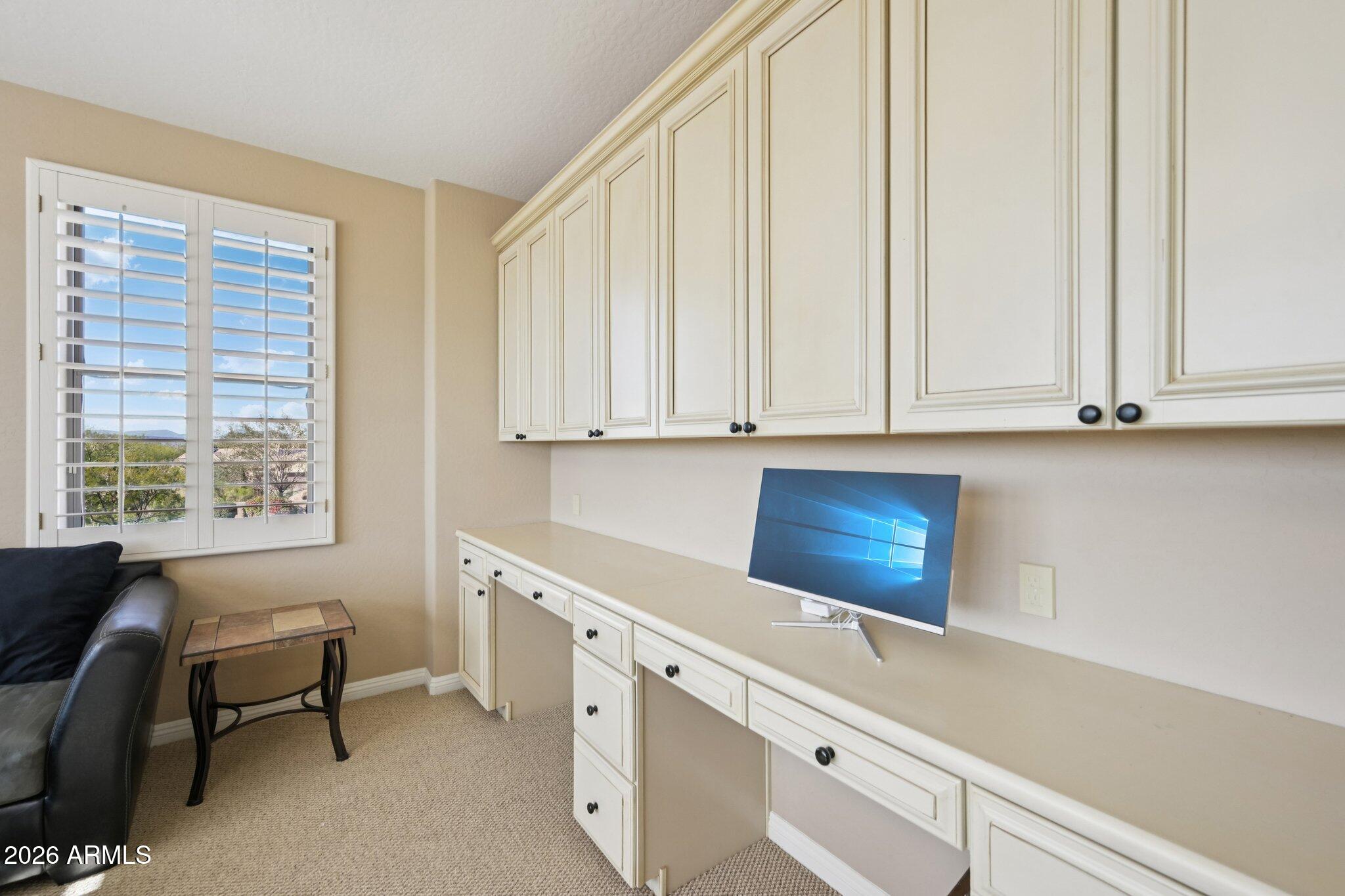2206 W KELLER Court