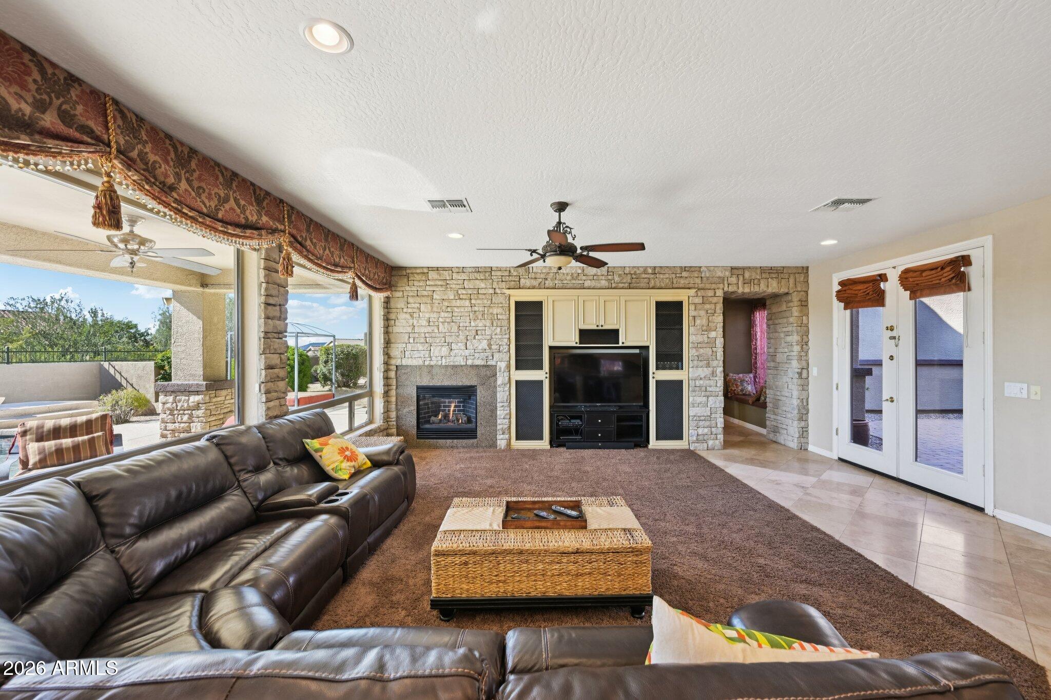 2206 W KELLER Court
