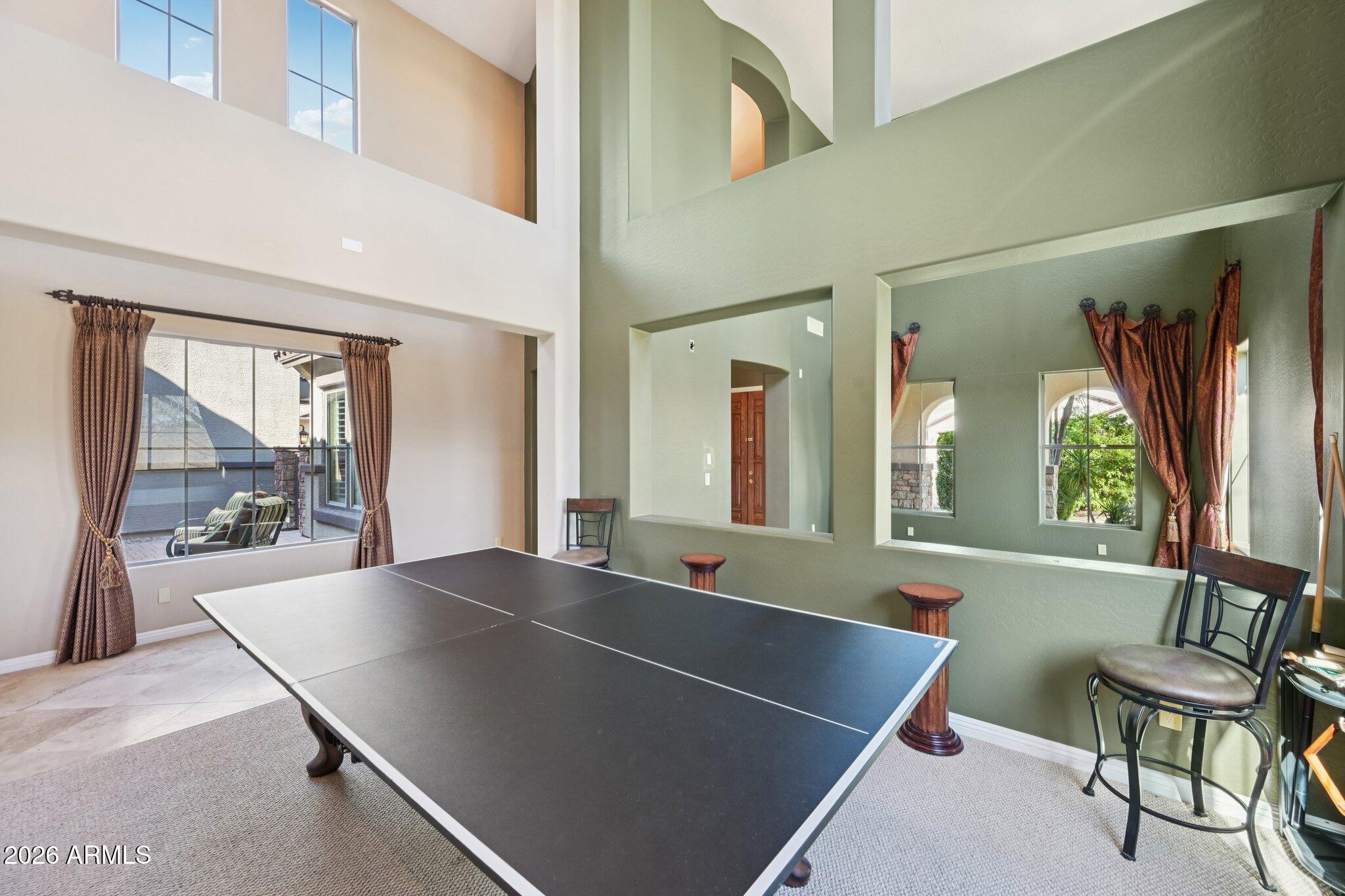 2206 W KELLER Court