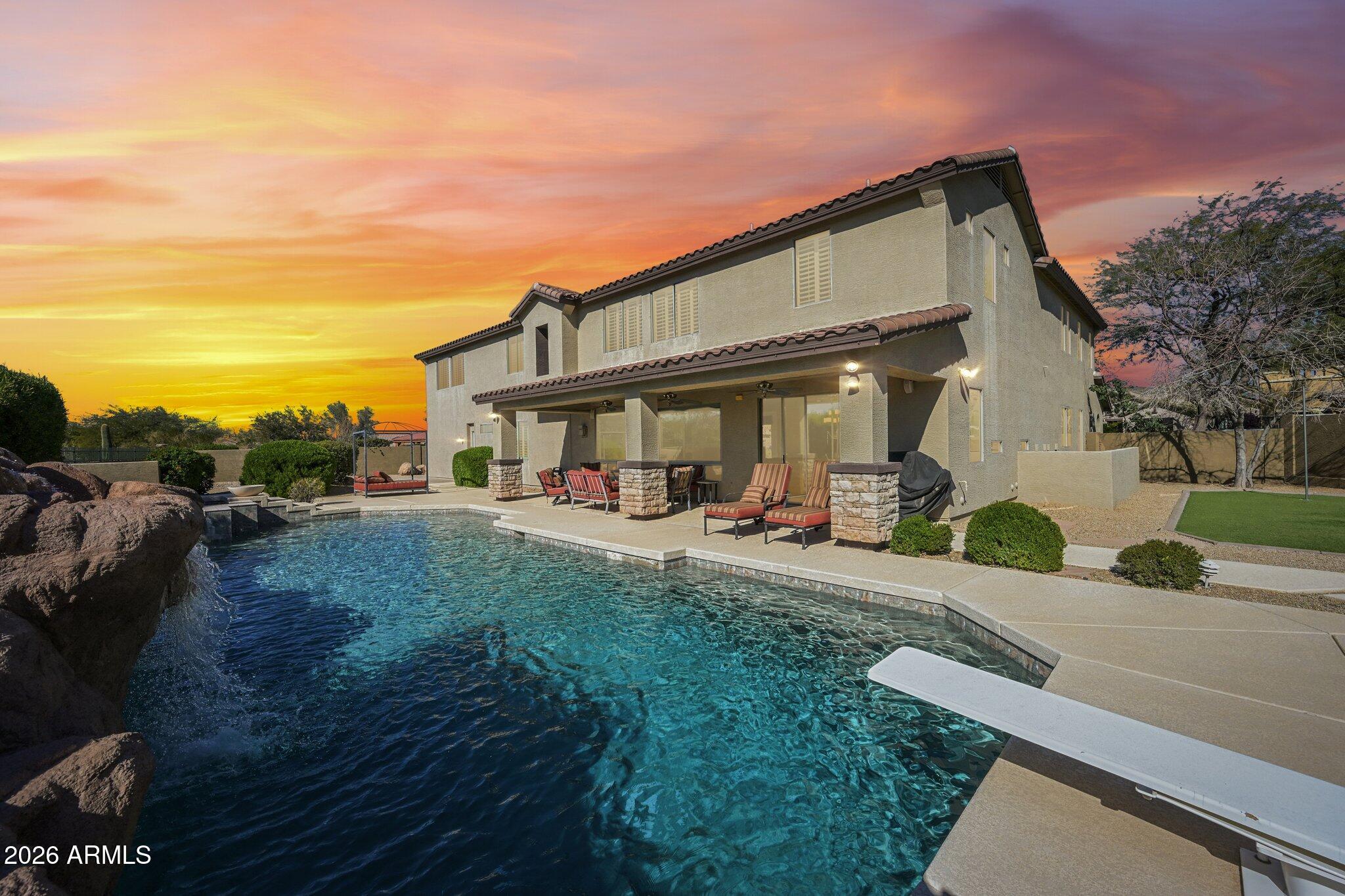 2206 W KELLER Court