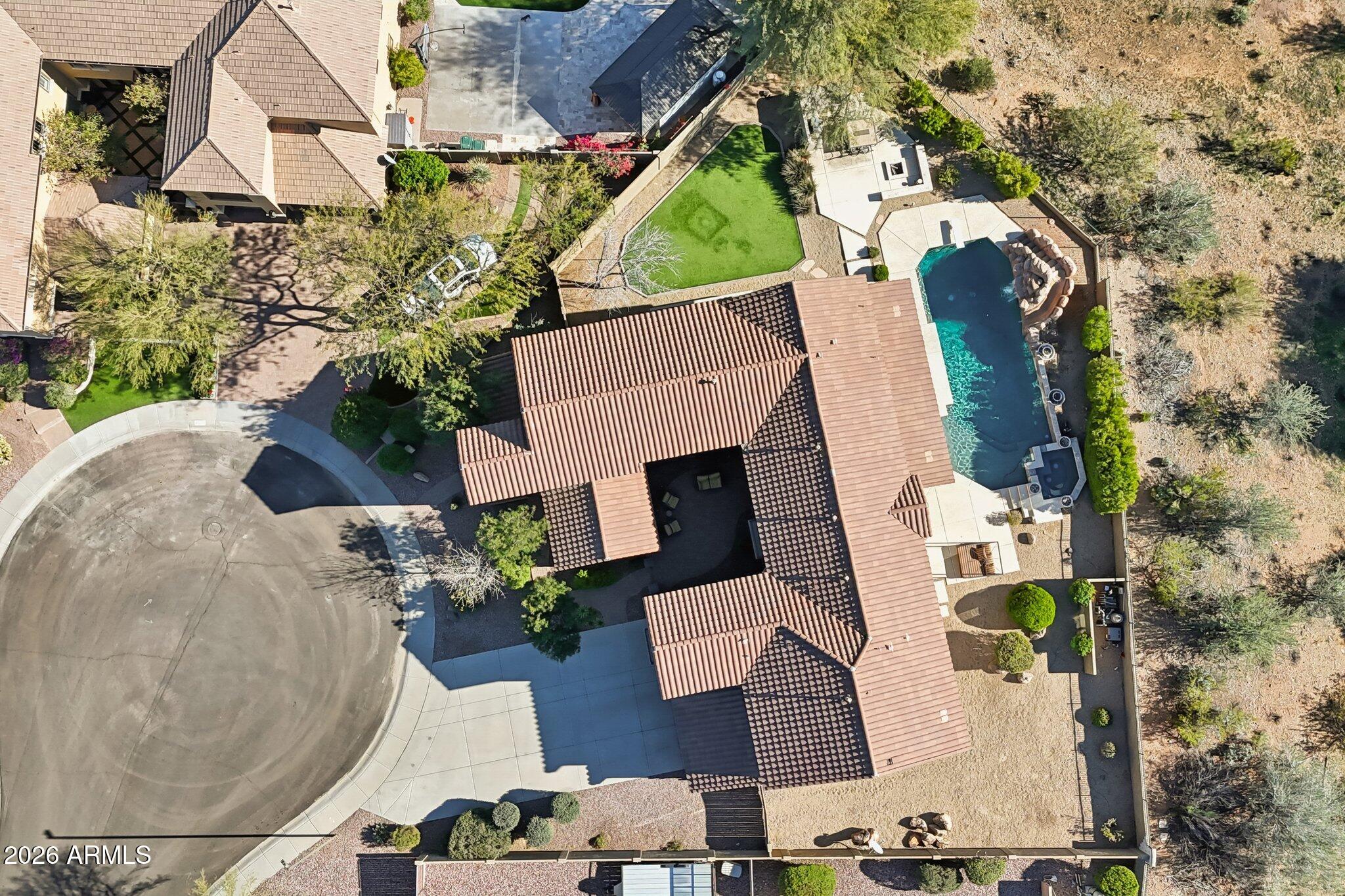 2206 W KELLER Court