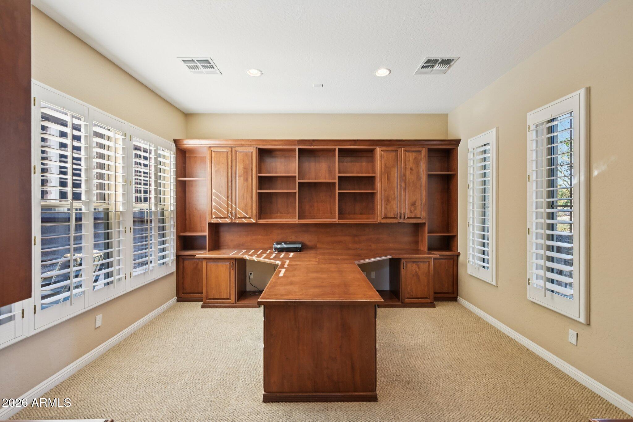 2206 W KELLER Court