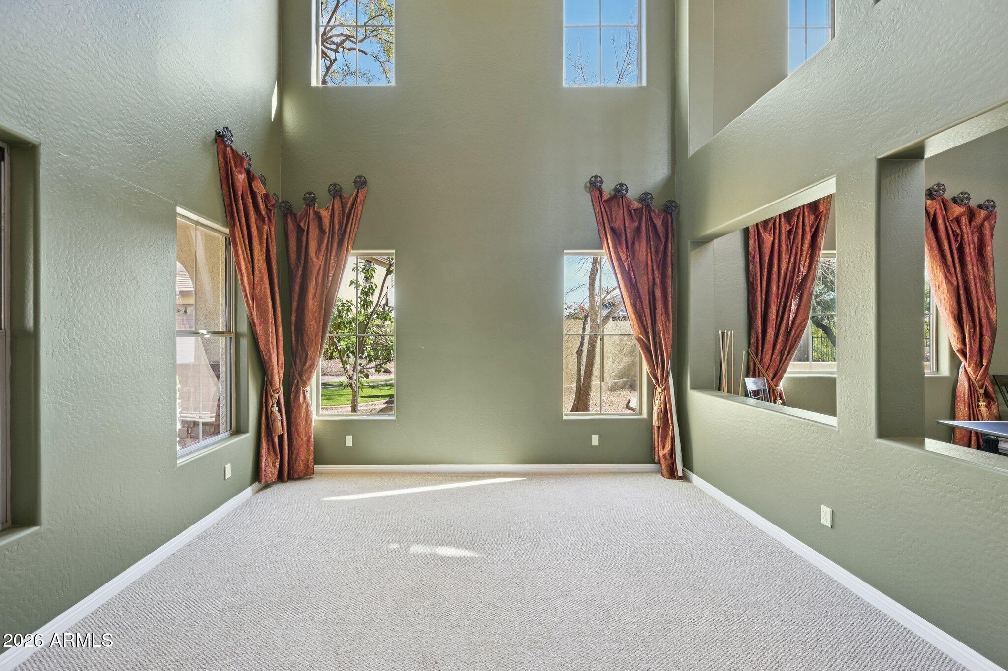 2206 W KELLER Court