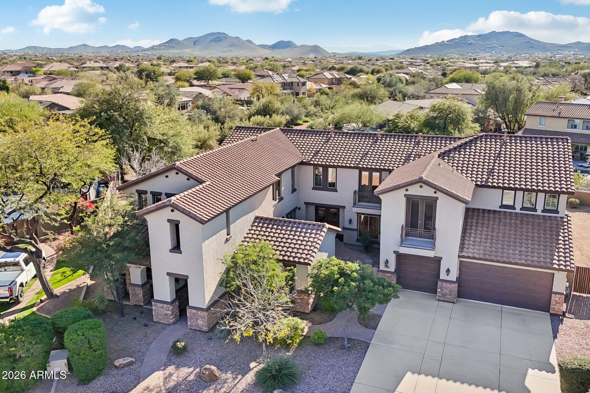 2206 W KELLER Court