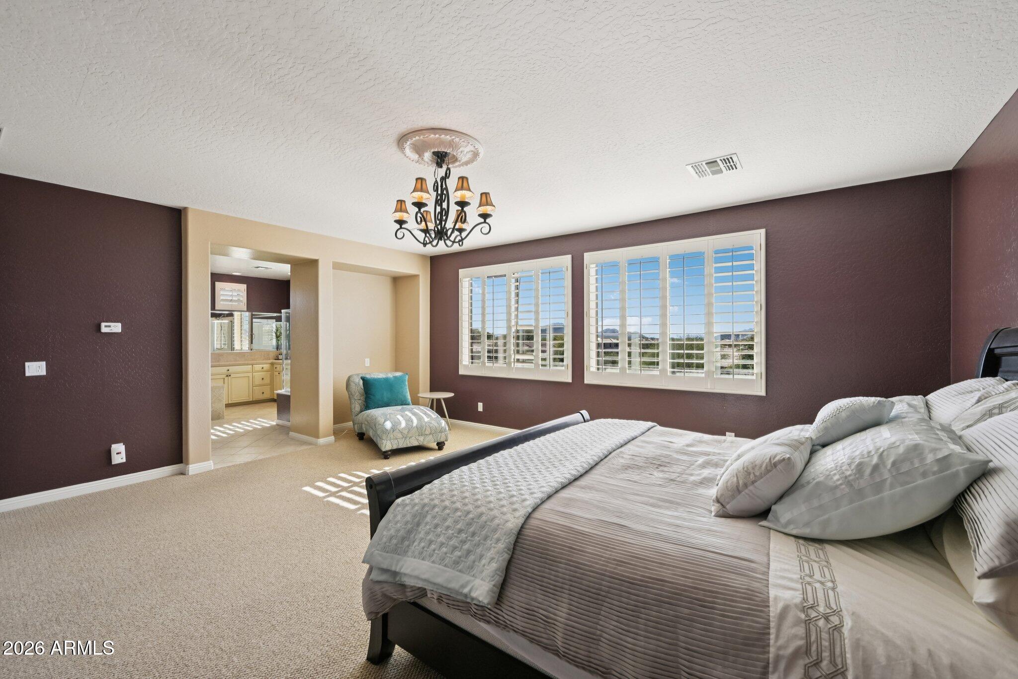 2206 W KELLER Court