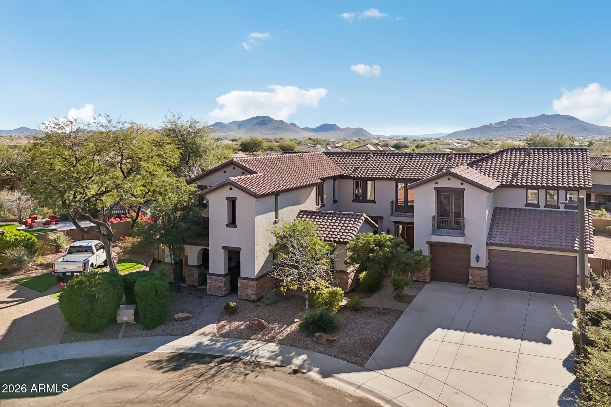 2206 W KELLER Court