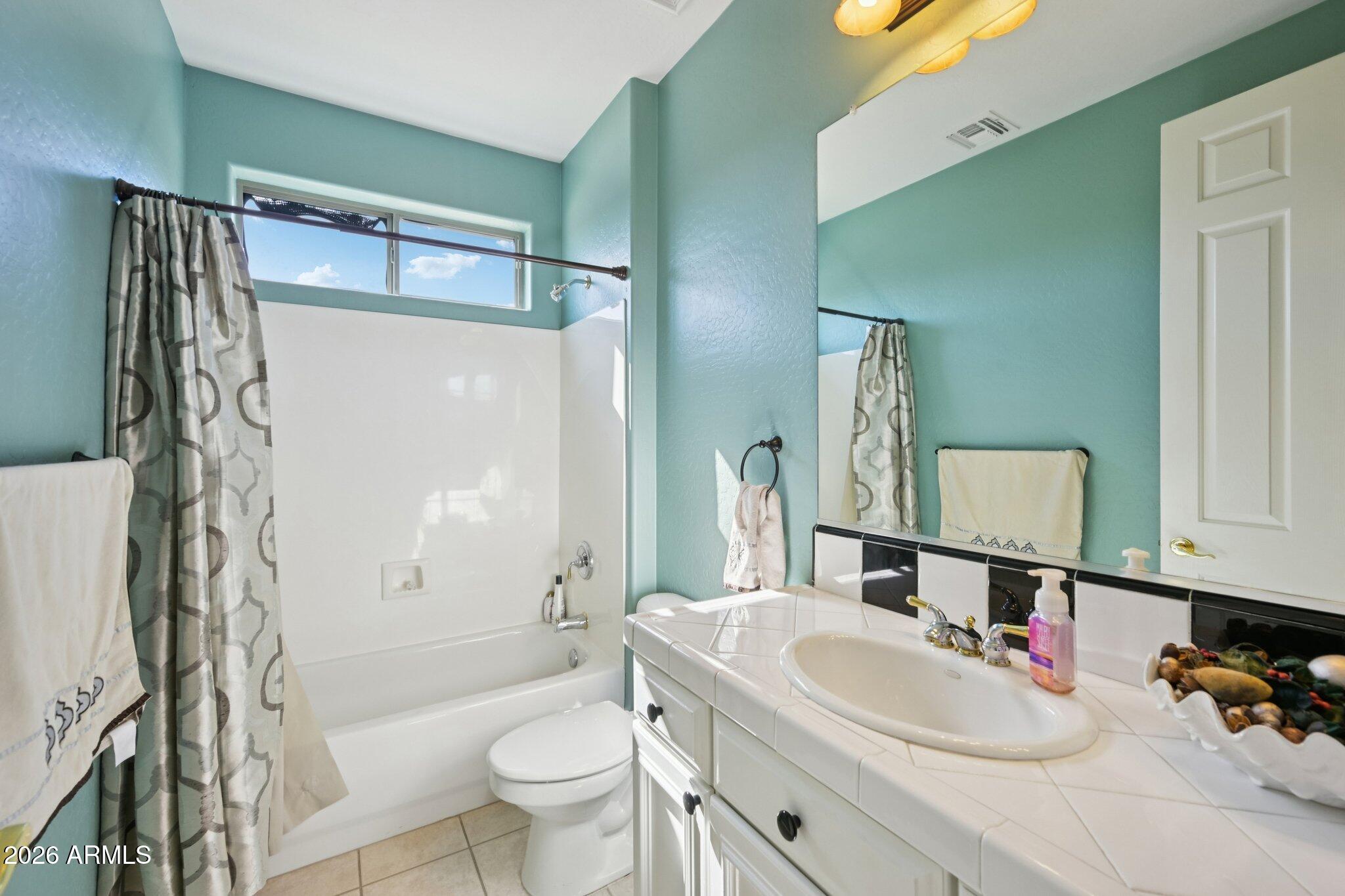 2206 W KELLER Court