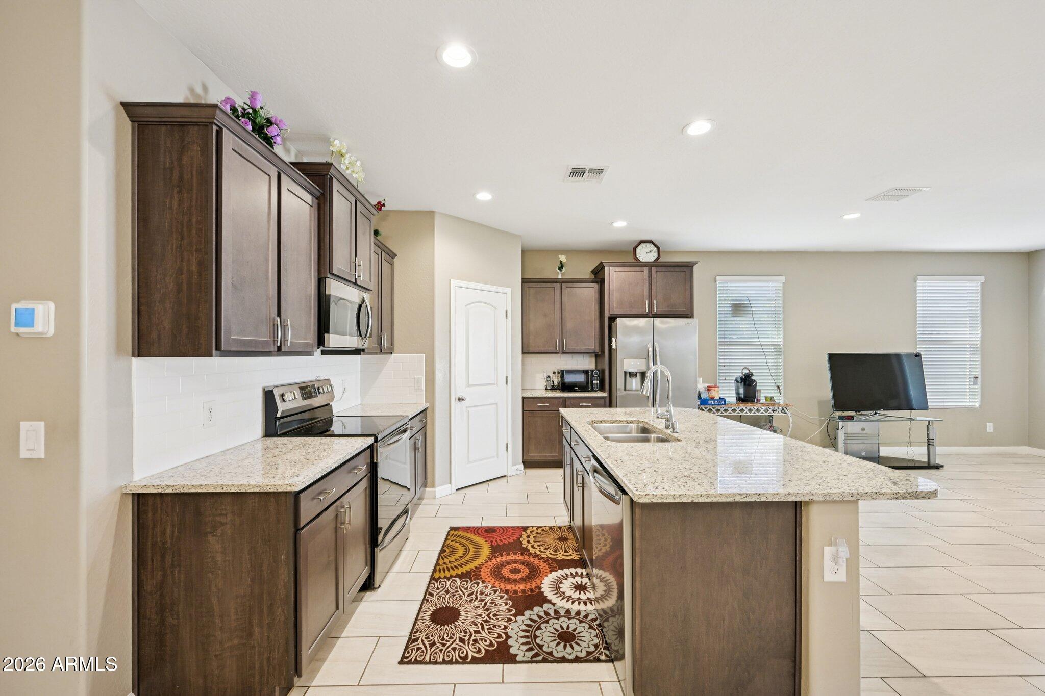 10736 W BRONCO Trail