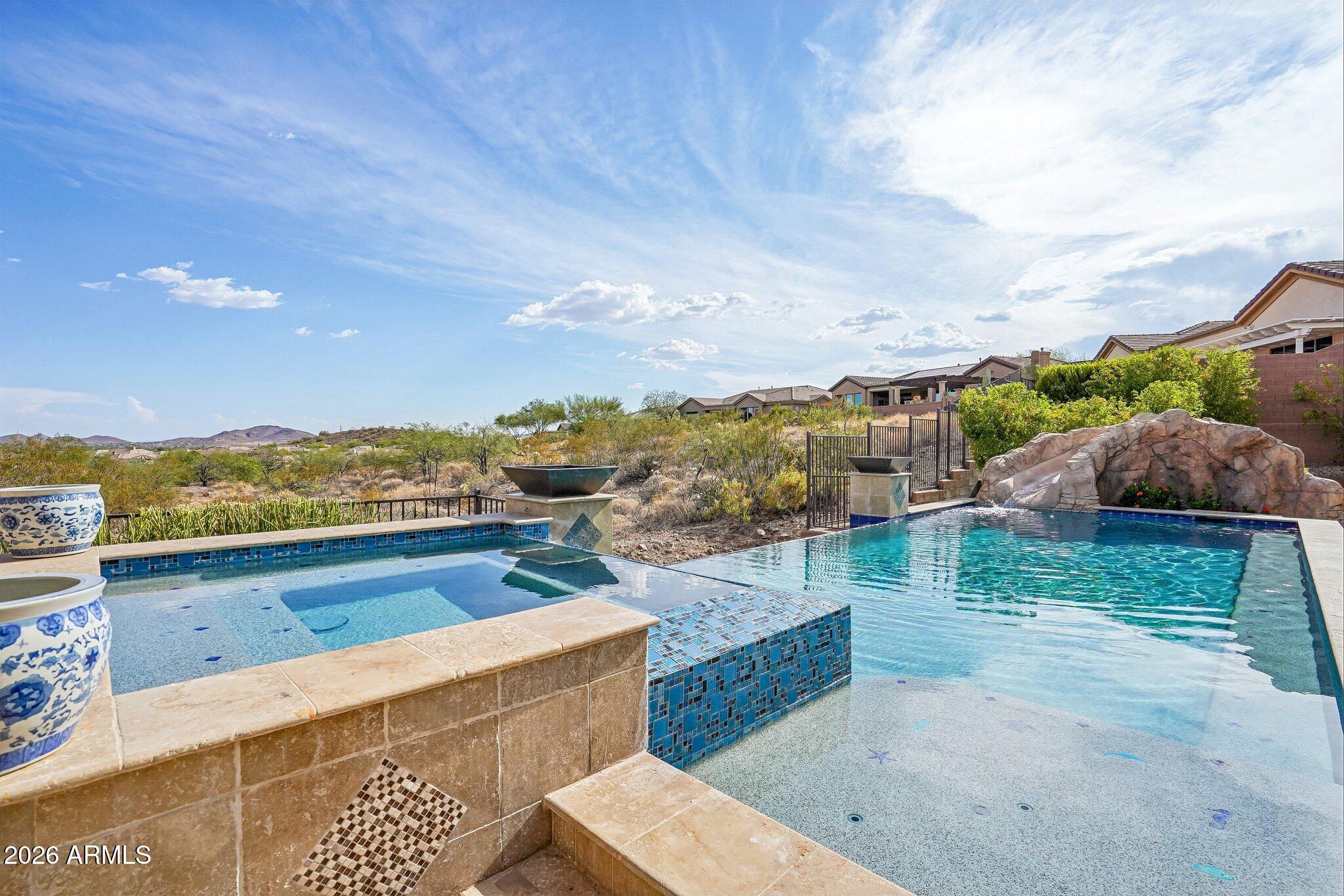 42139 N MOUNTAIN COVE Drive