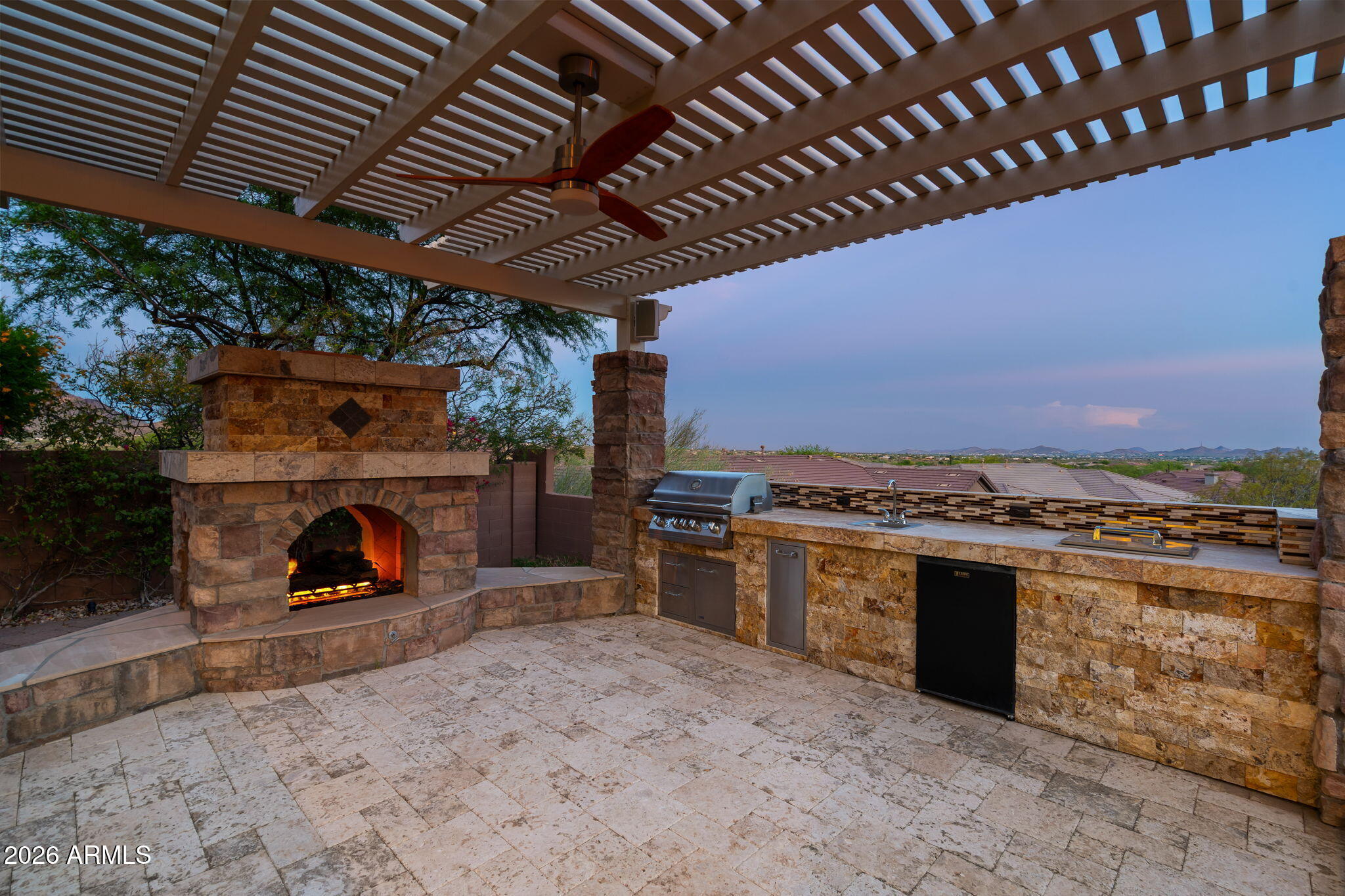 42139 N MOUNTAIN COVE Drive