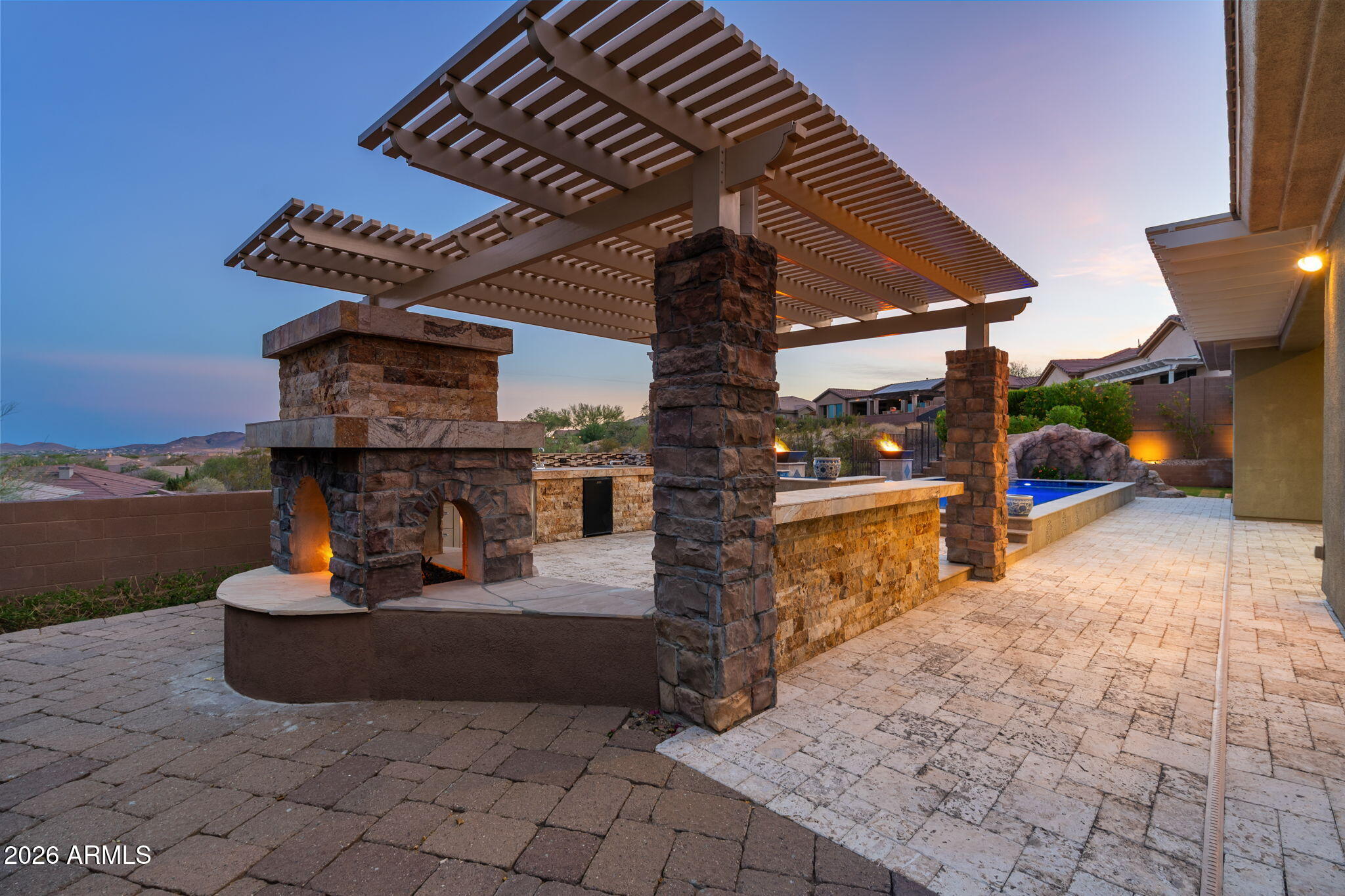 42139 N MOUNTAIN COVE Drive