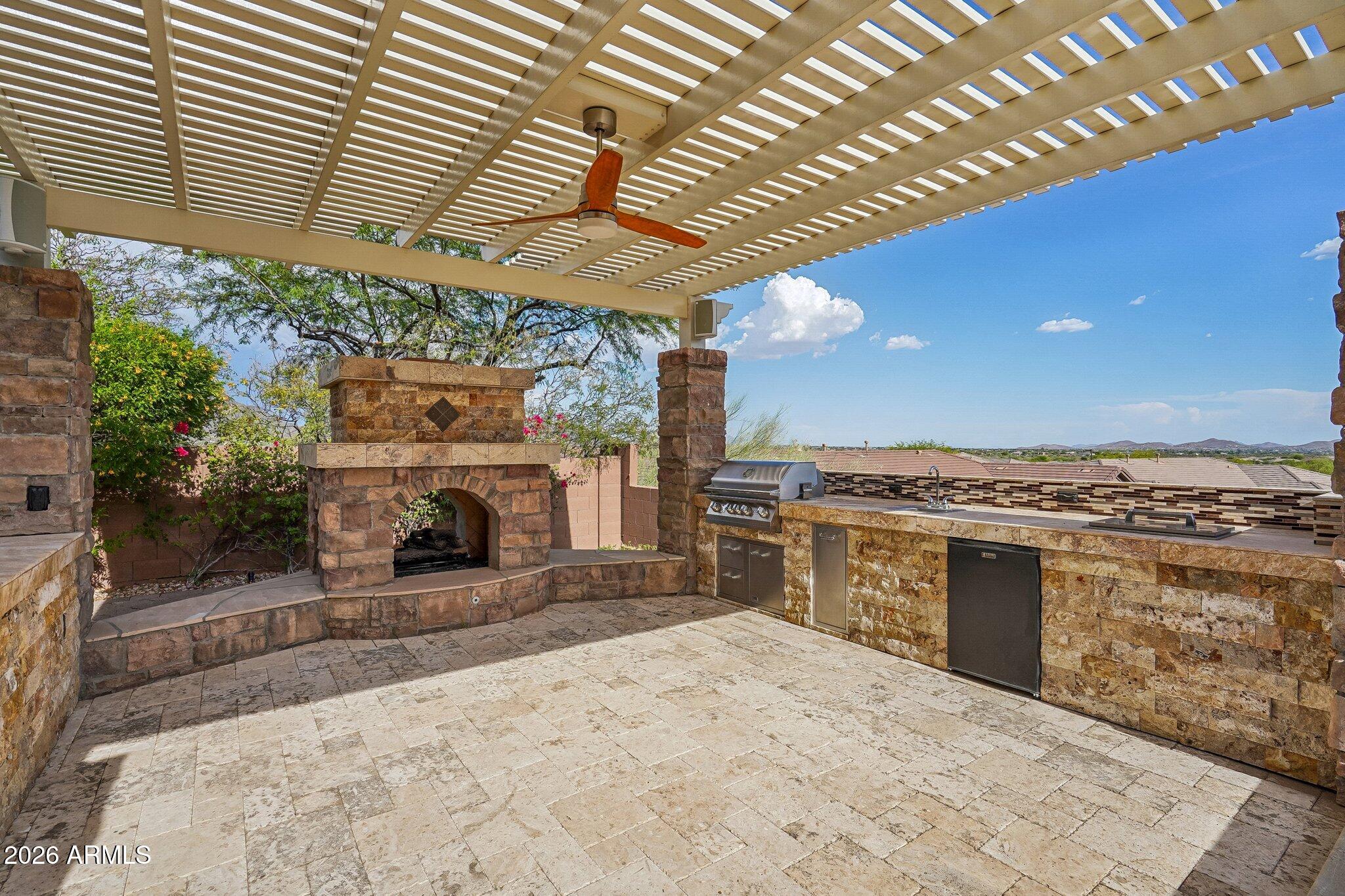 42139 N MOUNTAIN COVE Drive