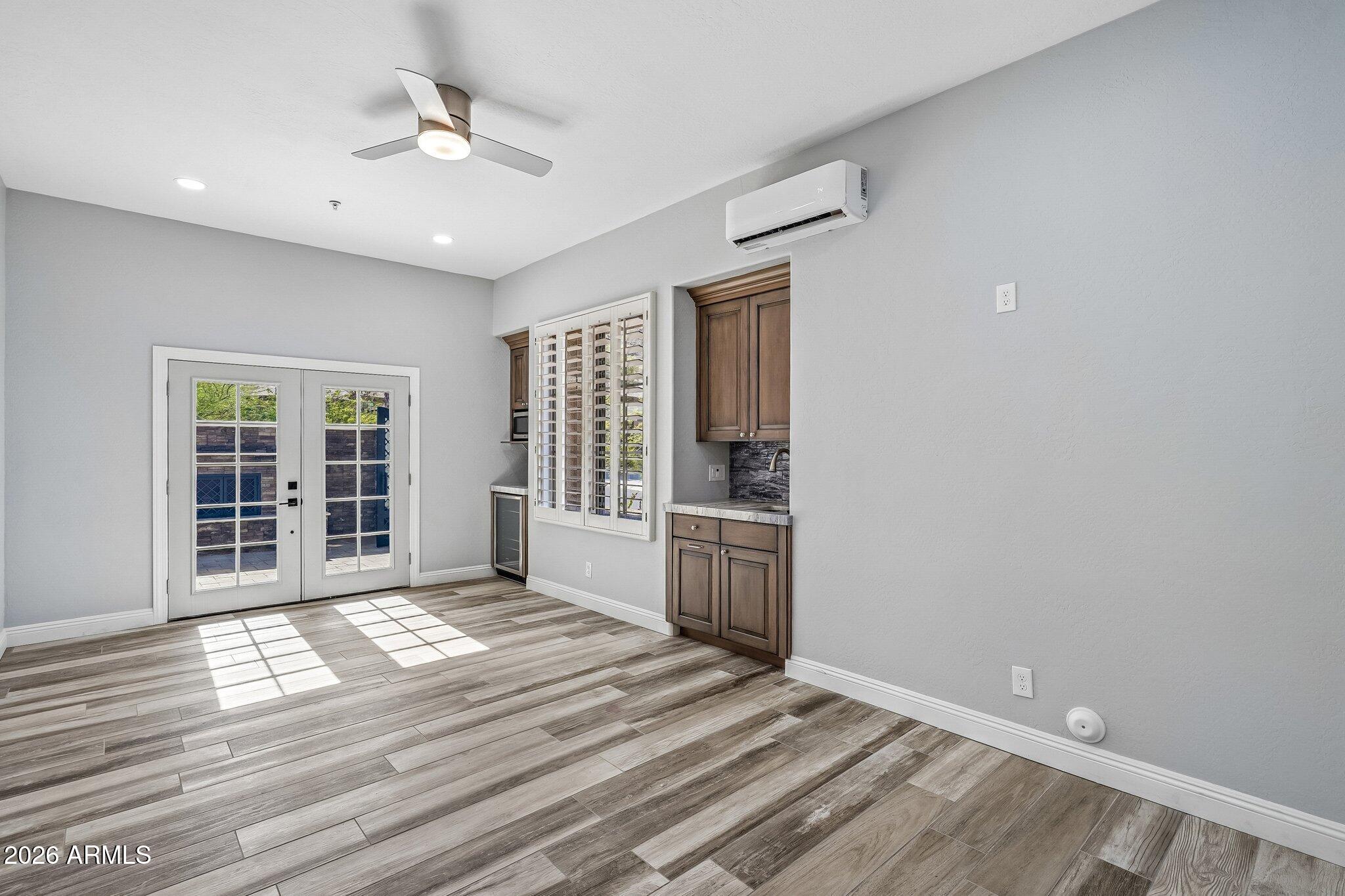 42139 N MOUNTAIN COVE Drive