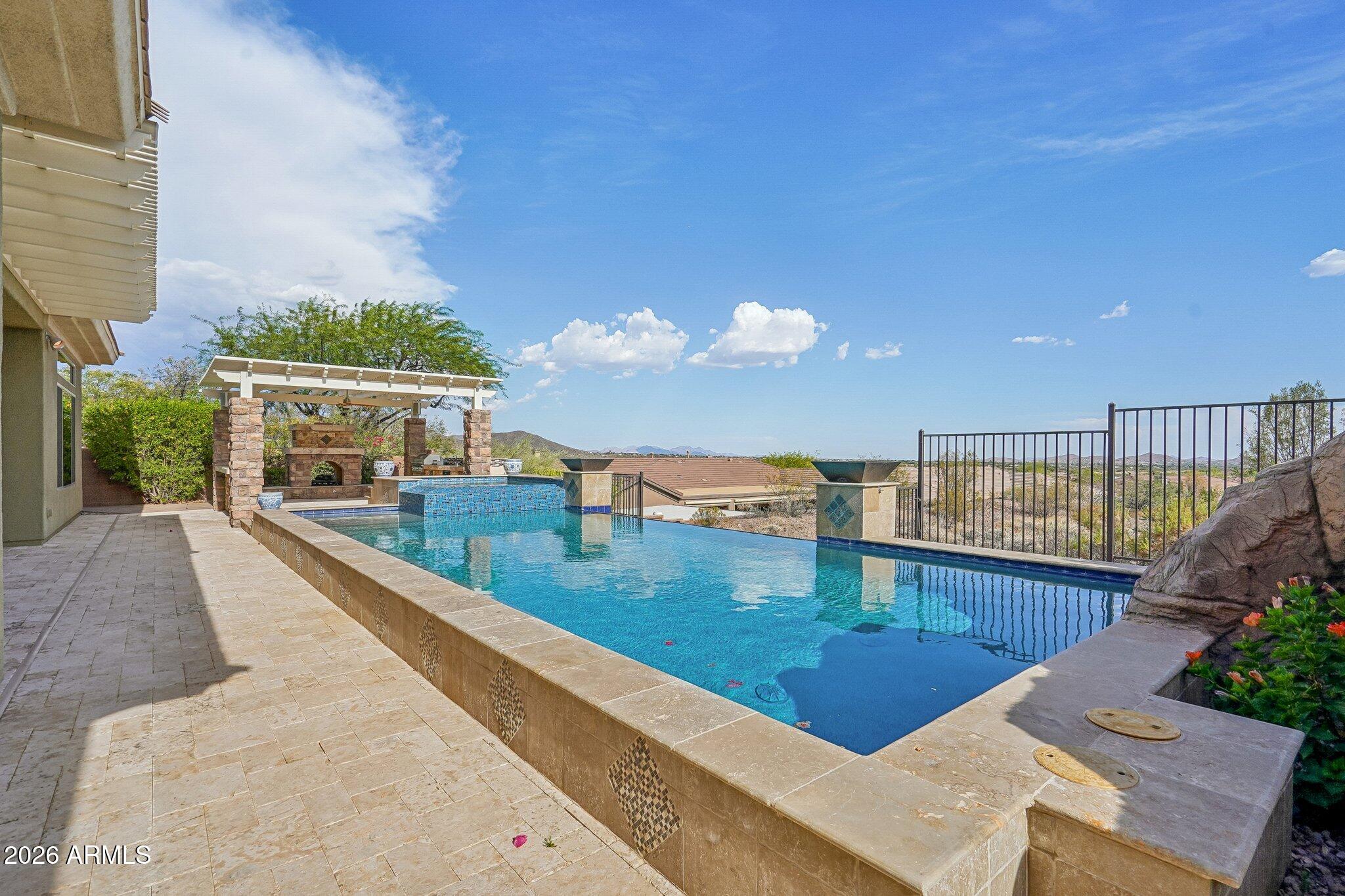 42139 N MOUNTAIN COVE Drive