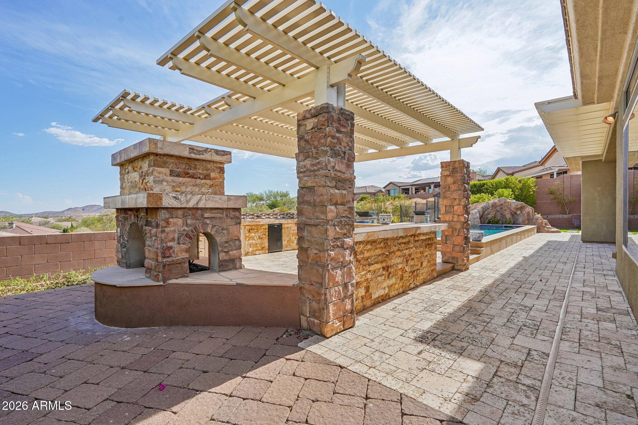 42139 N MOUNTAIN COVE Drive