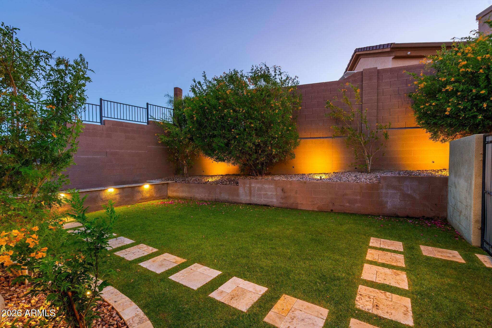 42139 N MOUNTAIN COVE Drive