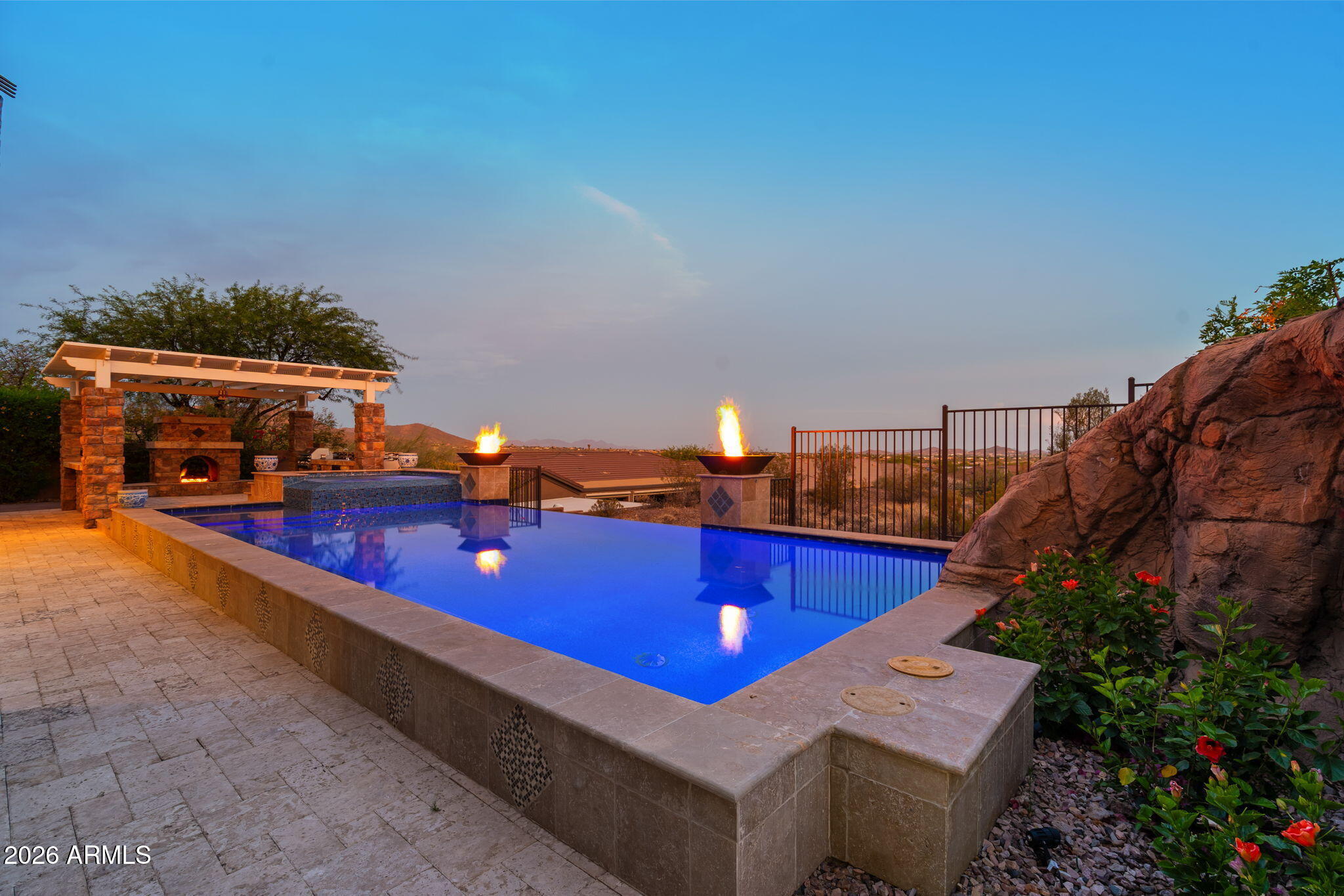 42139 N MOUNTAIN COVE Drive