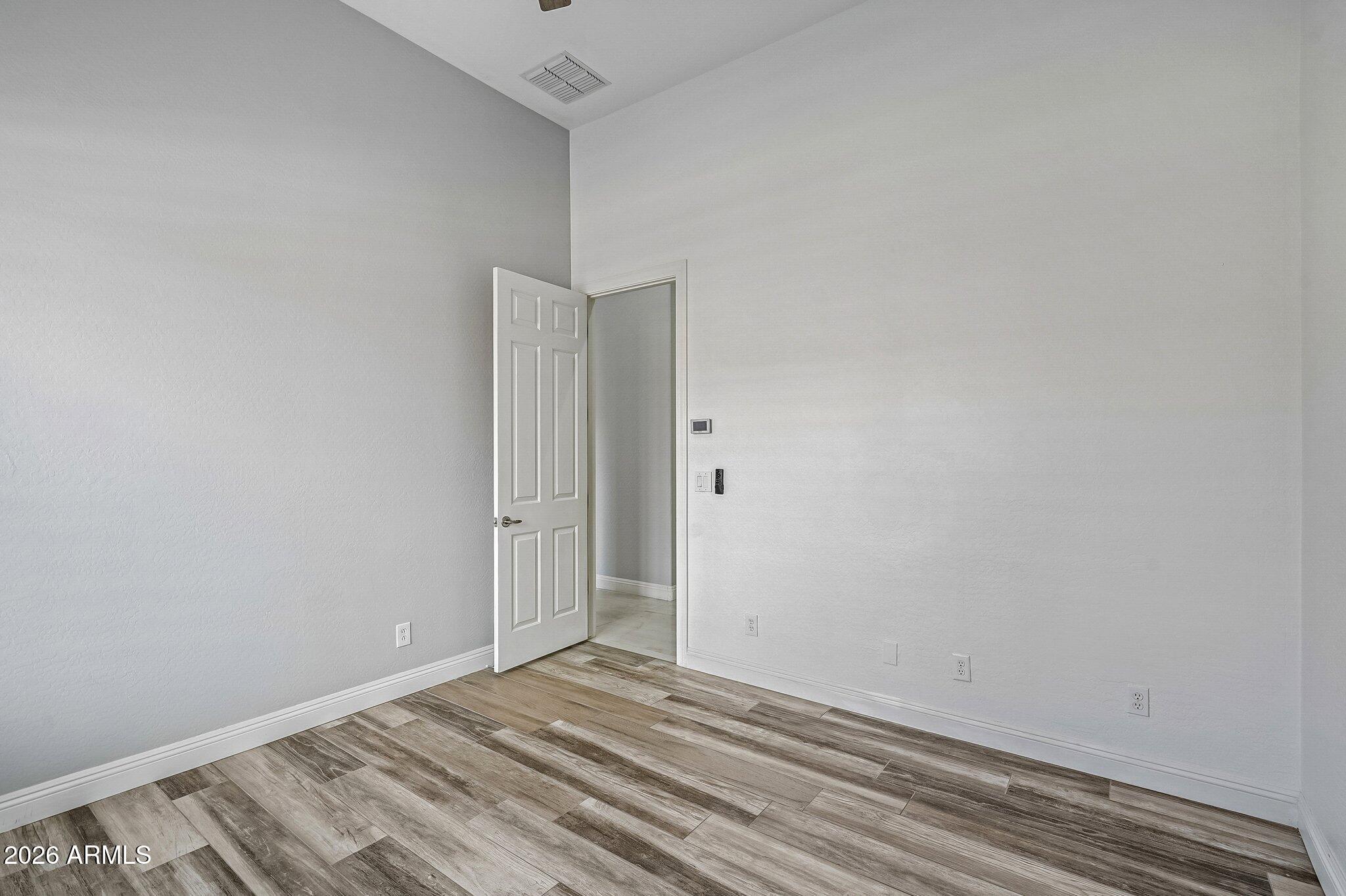 42139 N MOUNTAIN COVE Drive