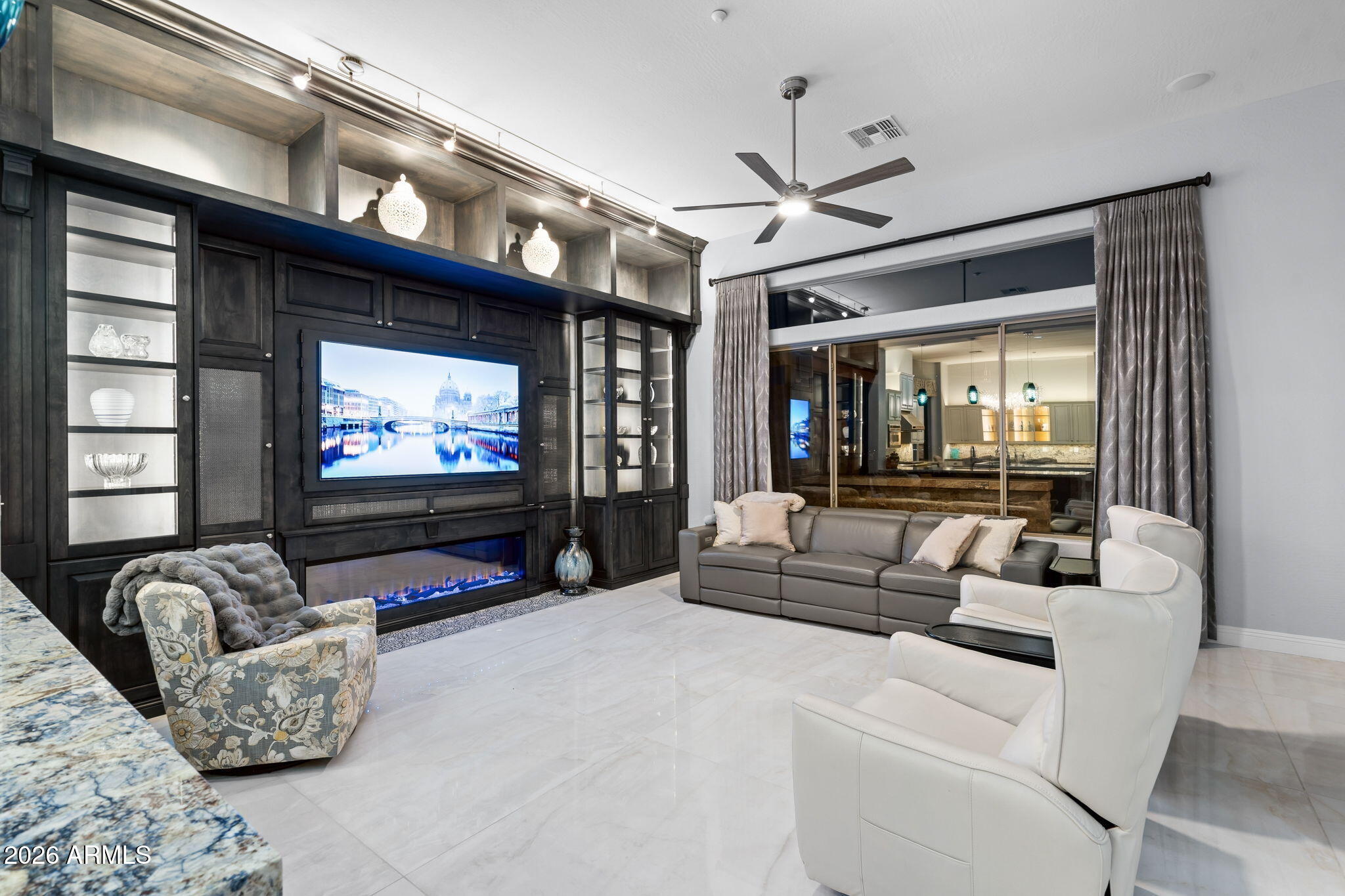 42139 N MOUNTAIN COVE Drive