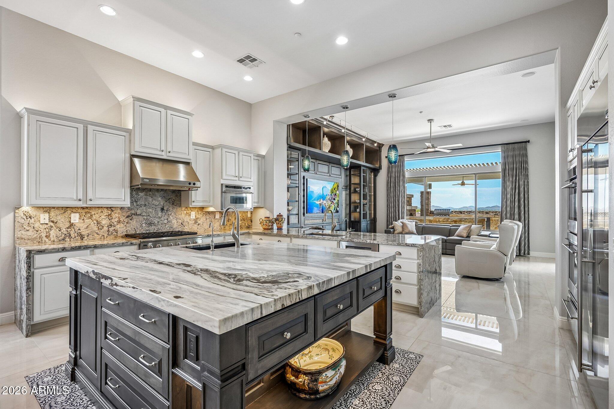 42139 N MOUNTAIN COVE Drive