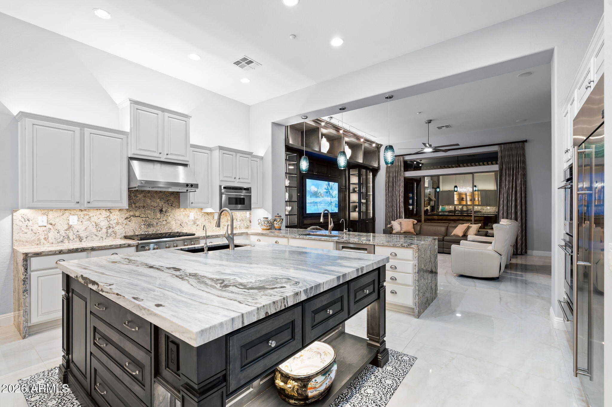 42139 N MOUNTAIN COVE Drive