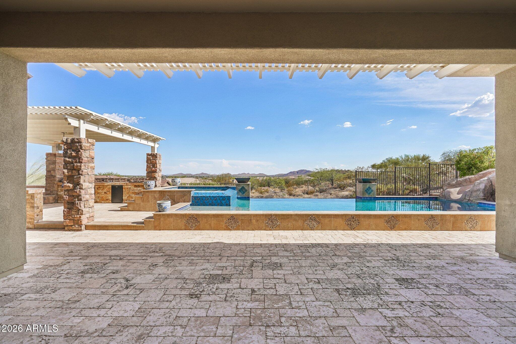 42139 N MOUNTAIN COVE Drive