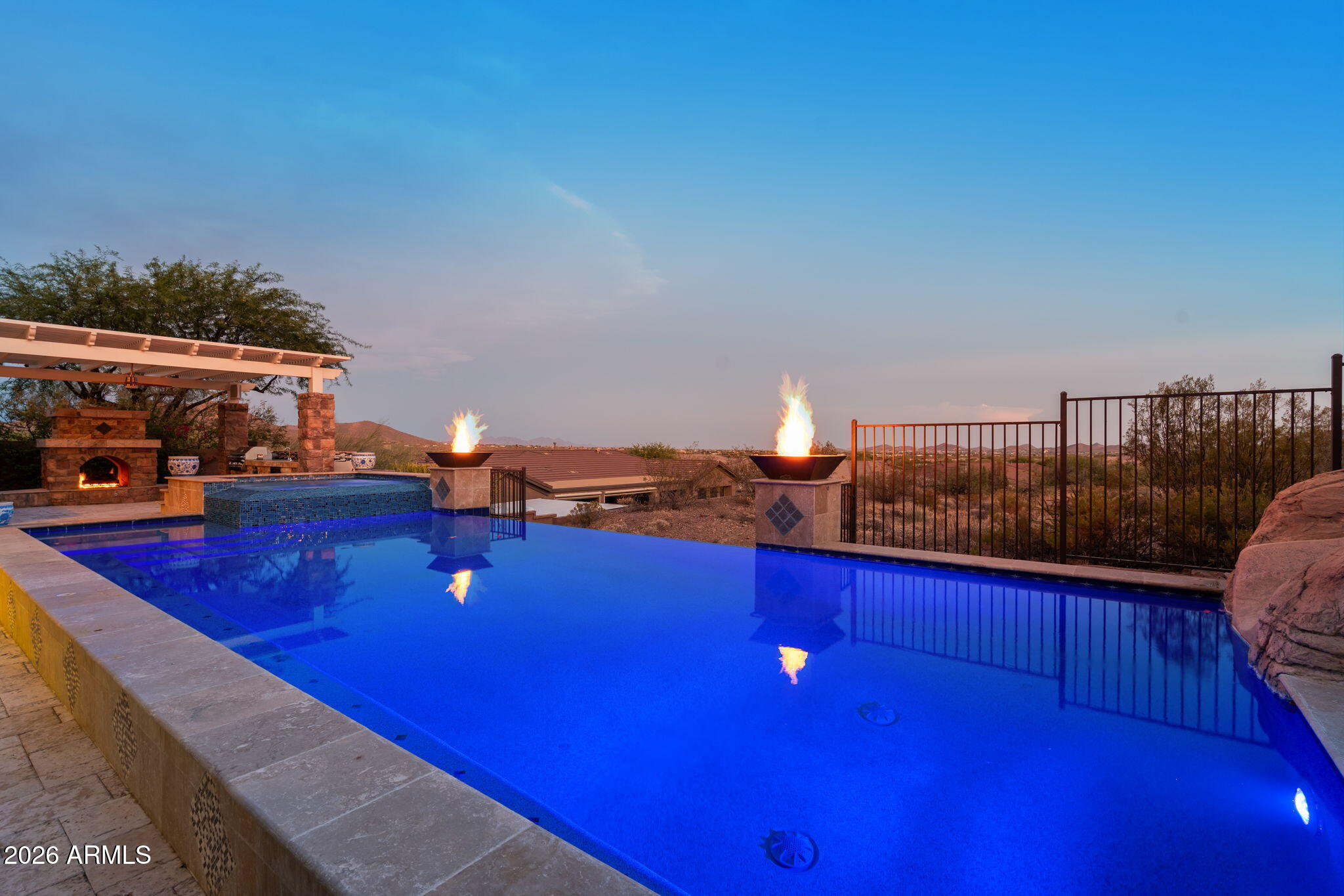 42139 N MOUNTAIN COVE Drive